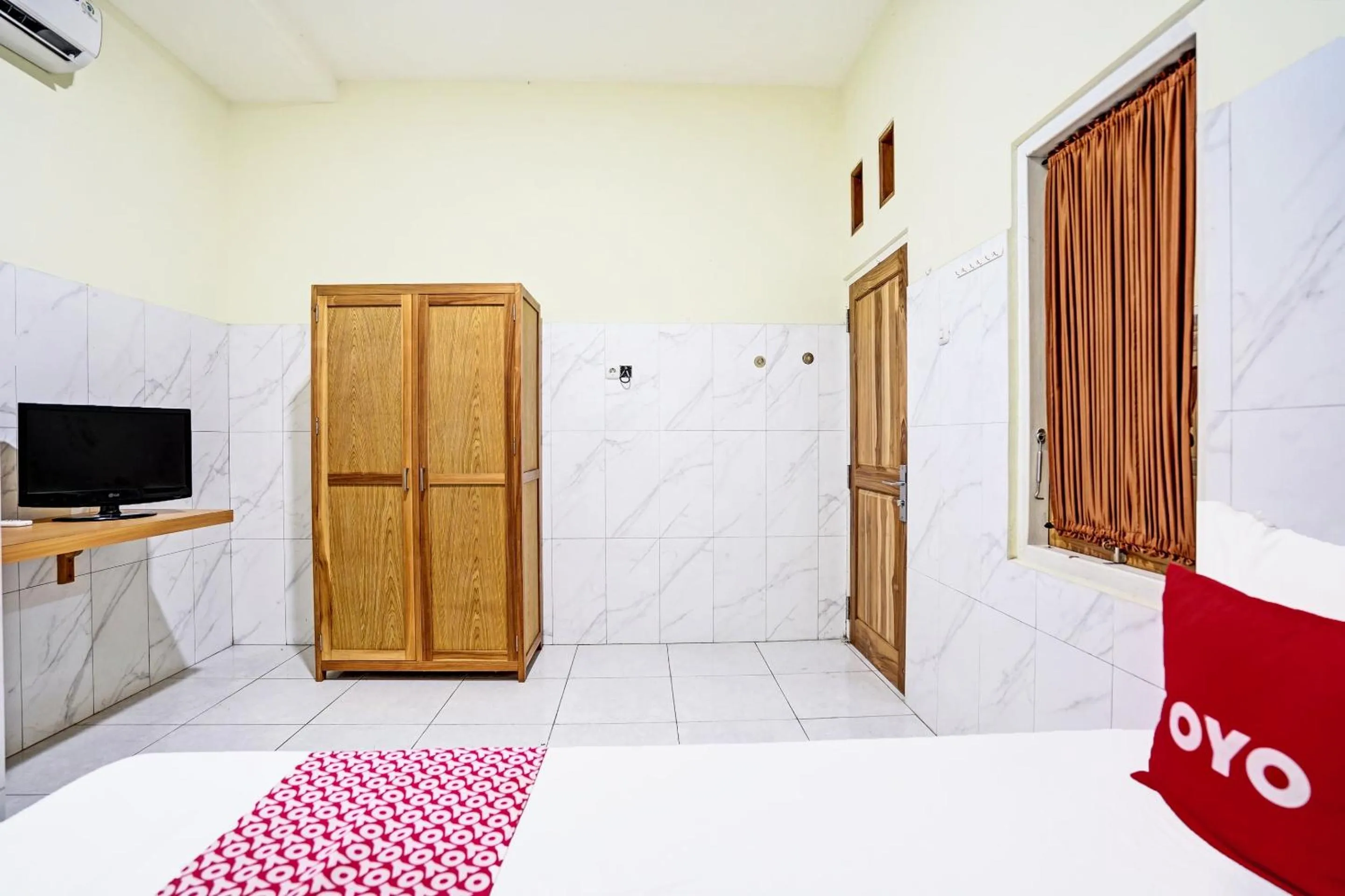 Bedroom, Bed in OYO Life 91884 Kost Kusuma Dewi Syariah