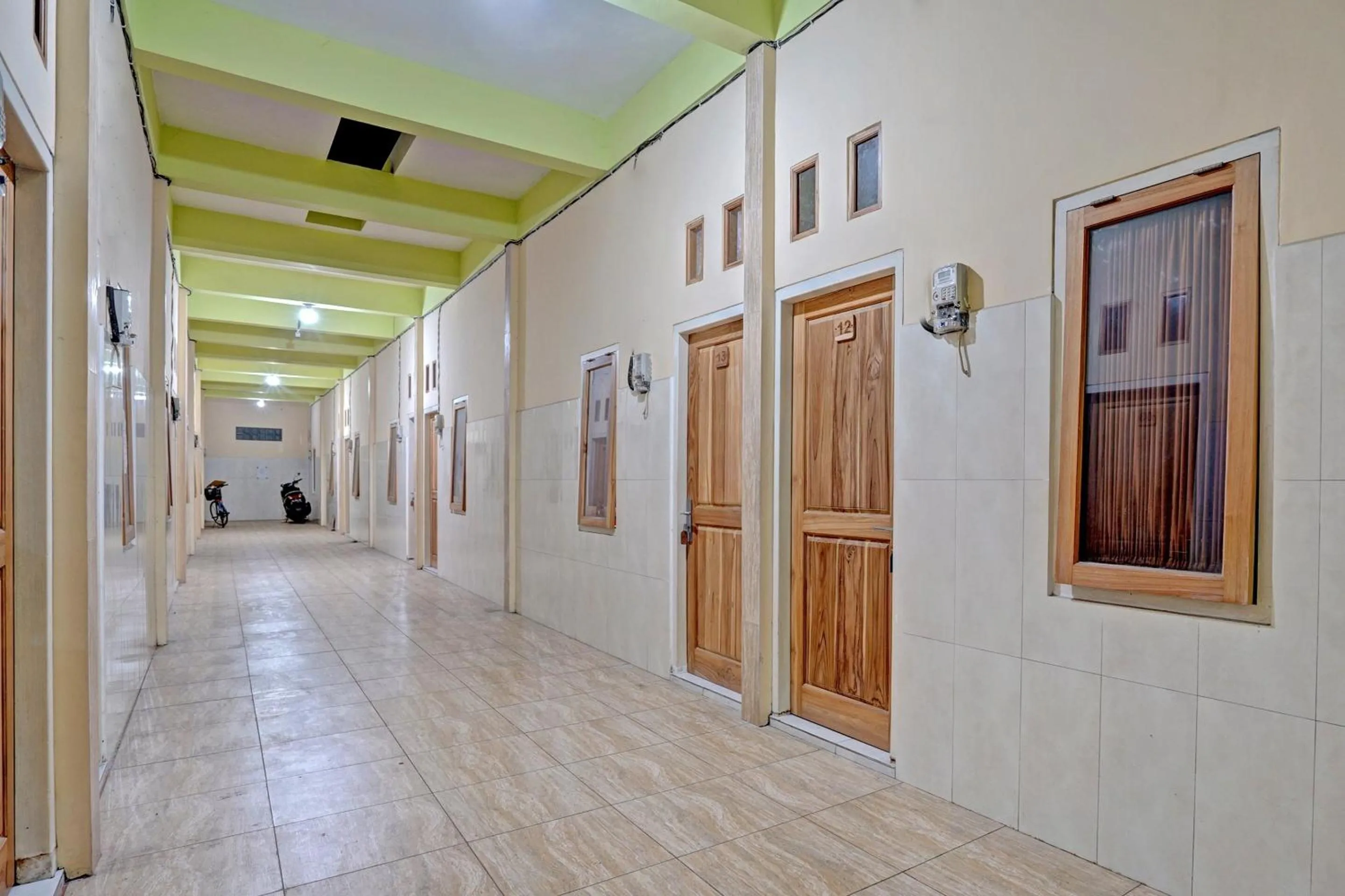 Lobby or reception in OYO Life 91884 Kost Kusuma Dewi Syariah