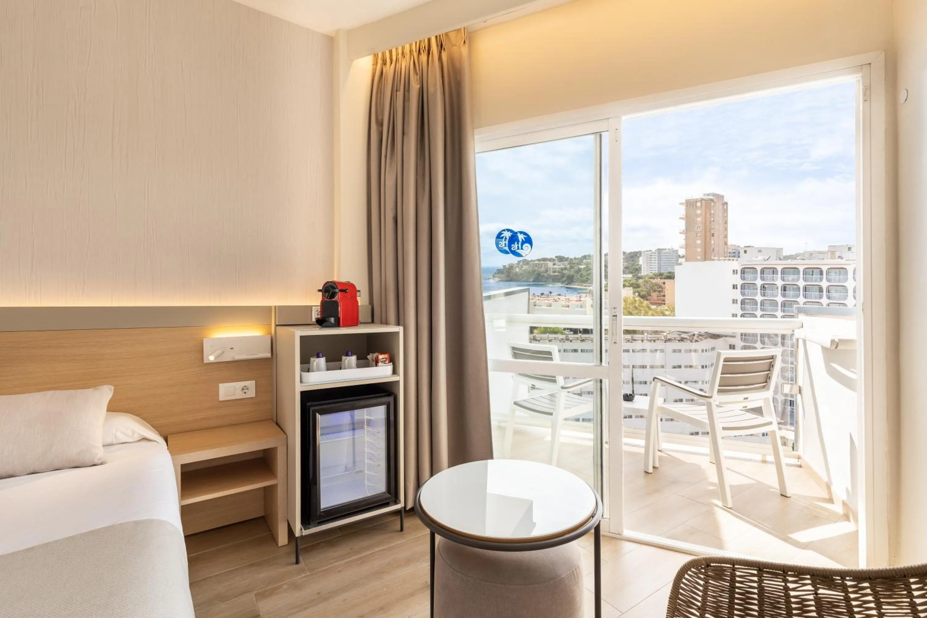 Sea view, Bed in Hotel Samos