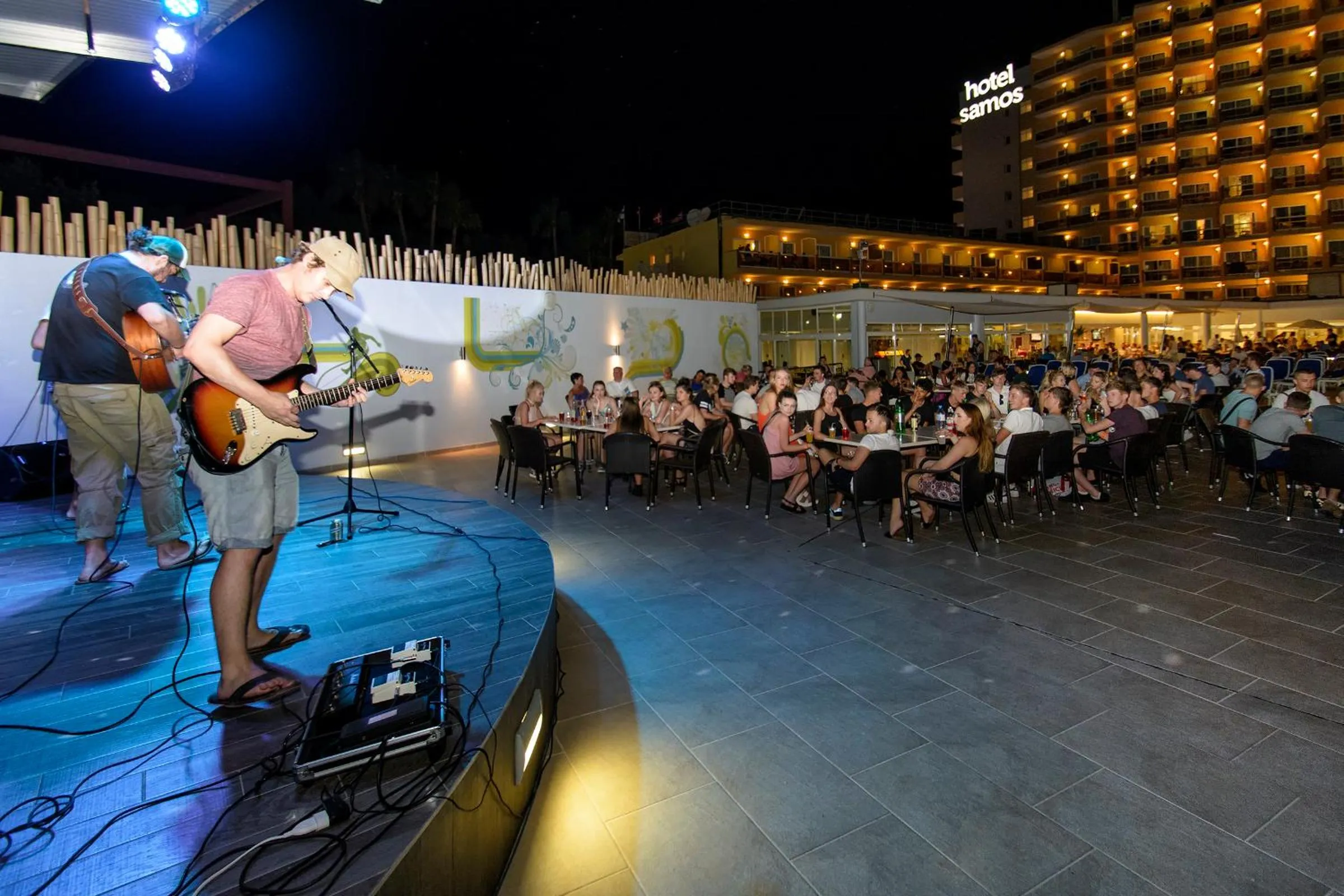 Entertainment in Hotel Samos