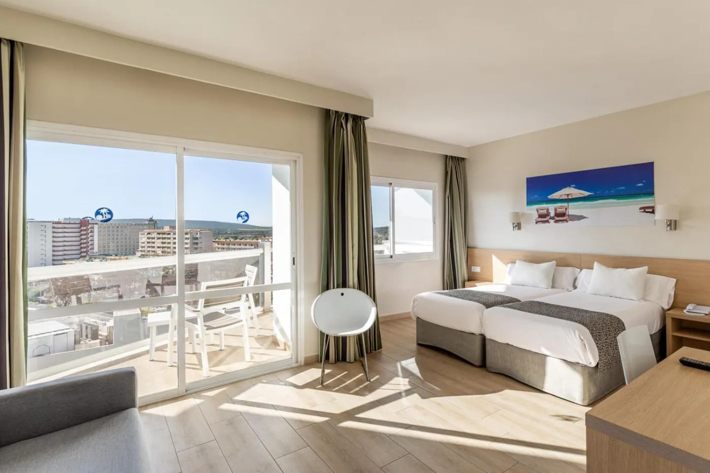 Photo of the whole room, Bed in Hotel Samos