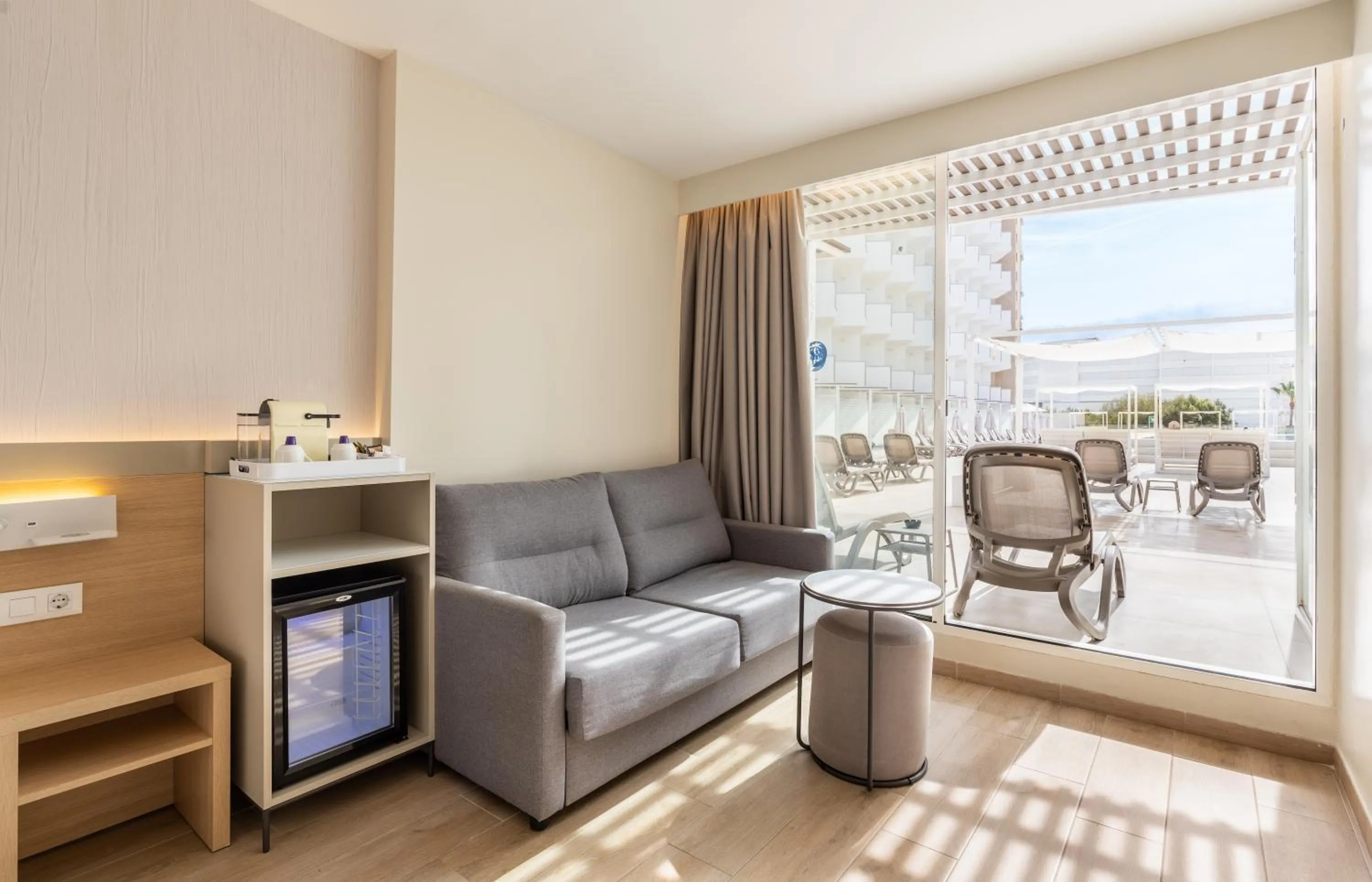 Coffee/tea facilities in Hotel Samos