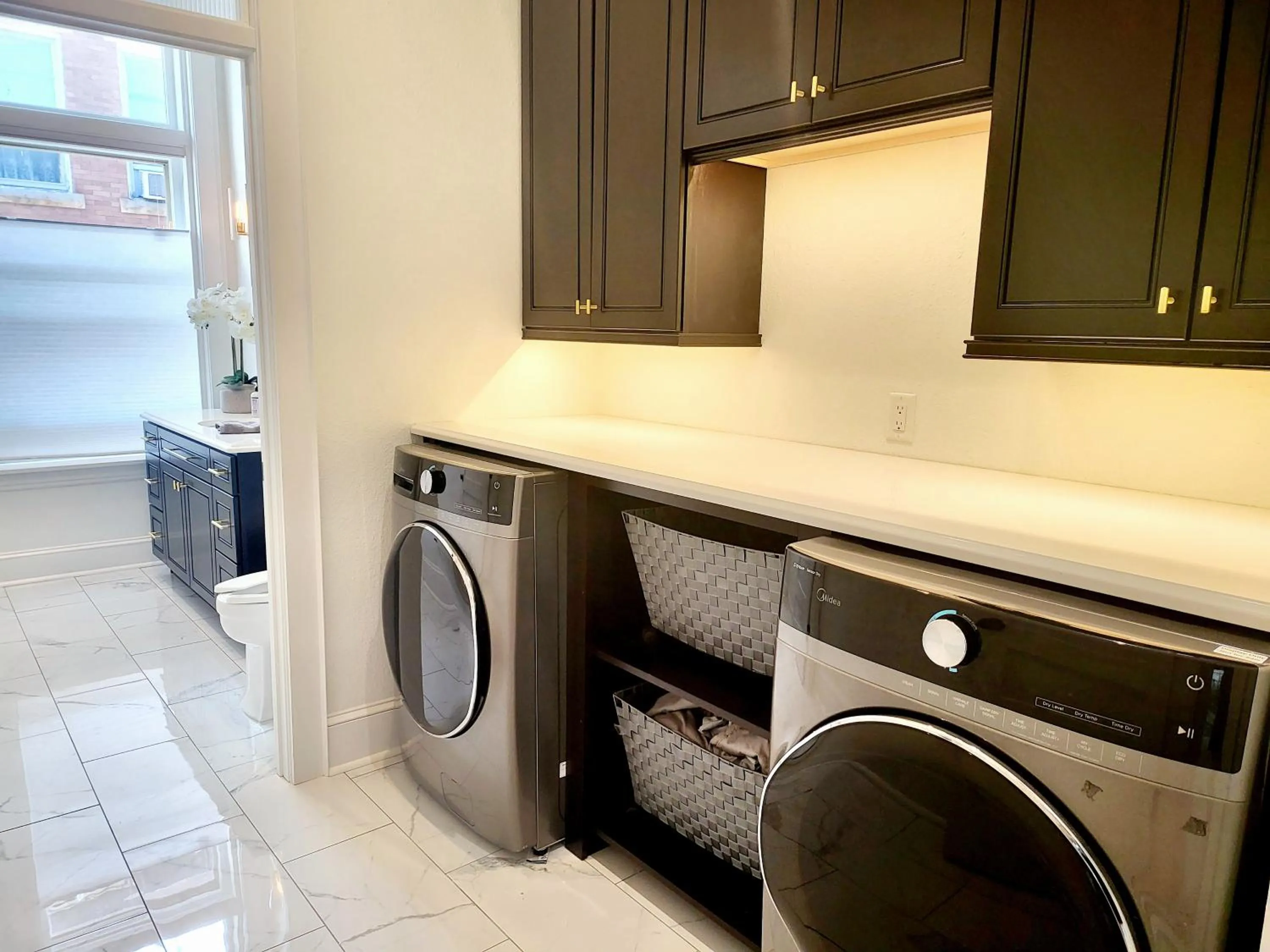 washing machine in The Bank Hotel Deadwood