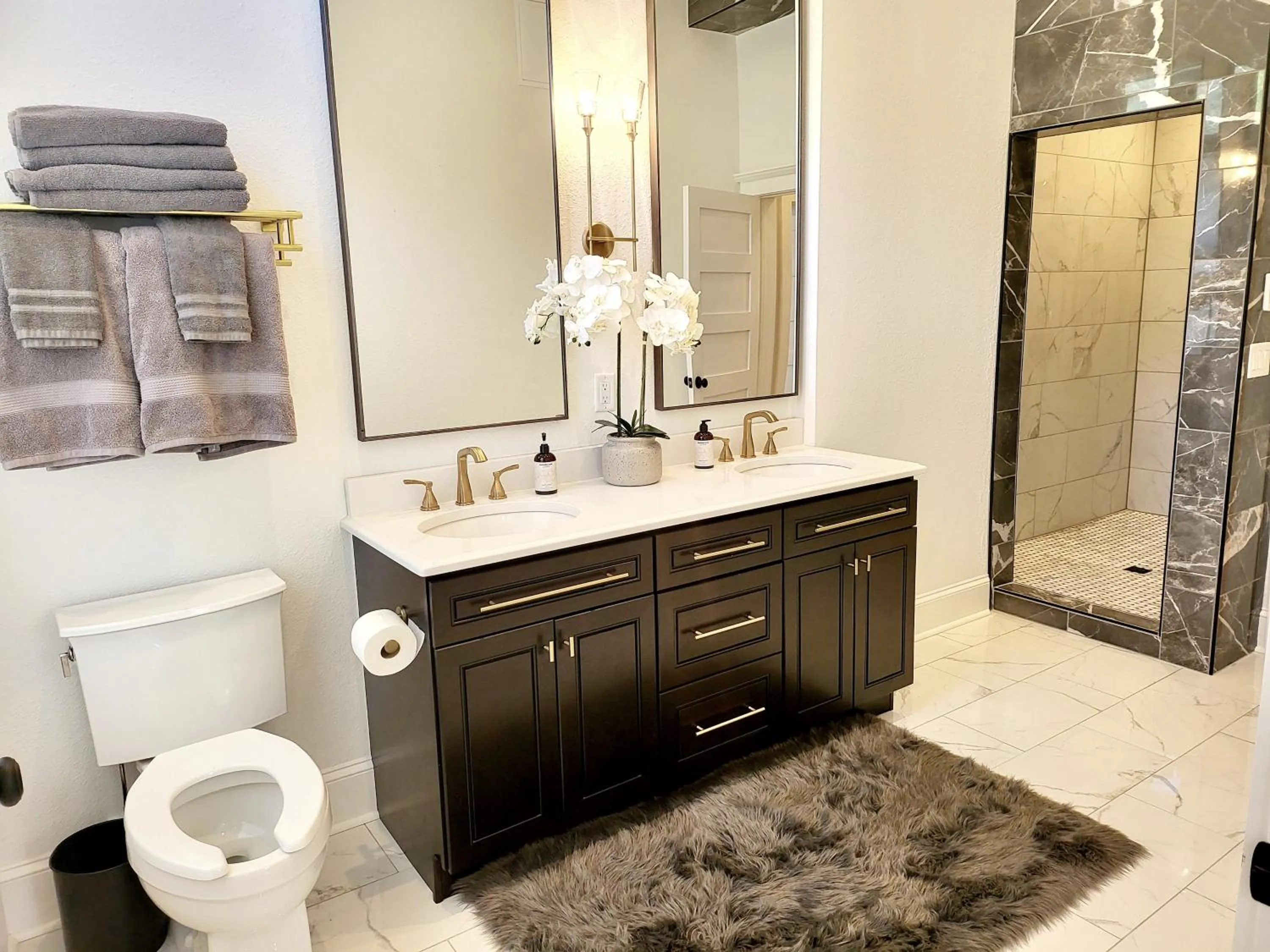 Shower in The Bank Hotel Deadwood