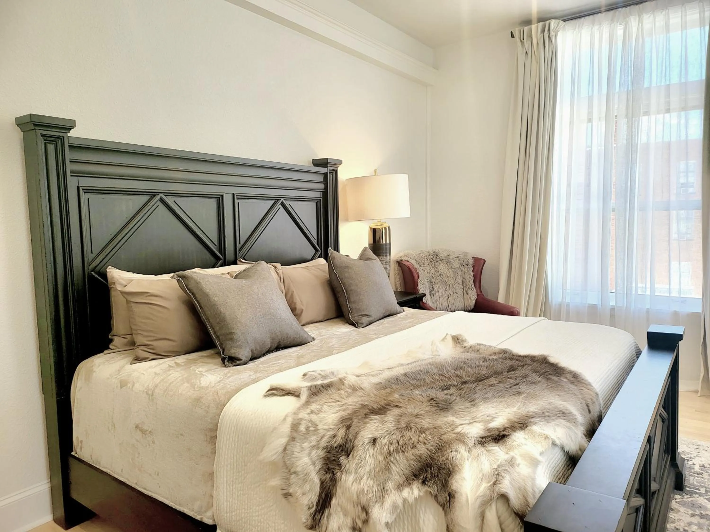 Bed in The Bank Hotel Deadwood