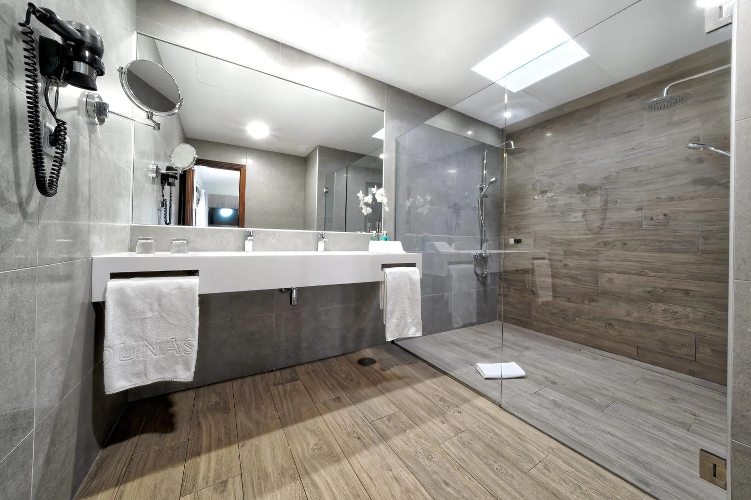 Shower in Suites & Villas by Dunas