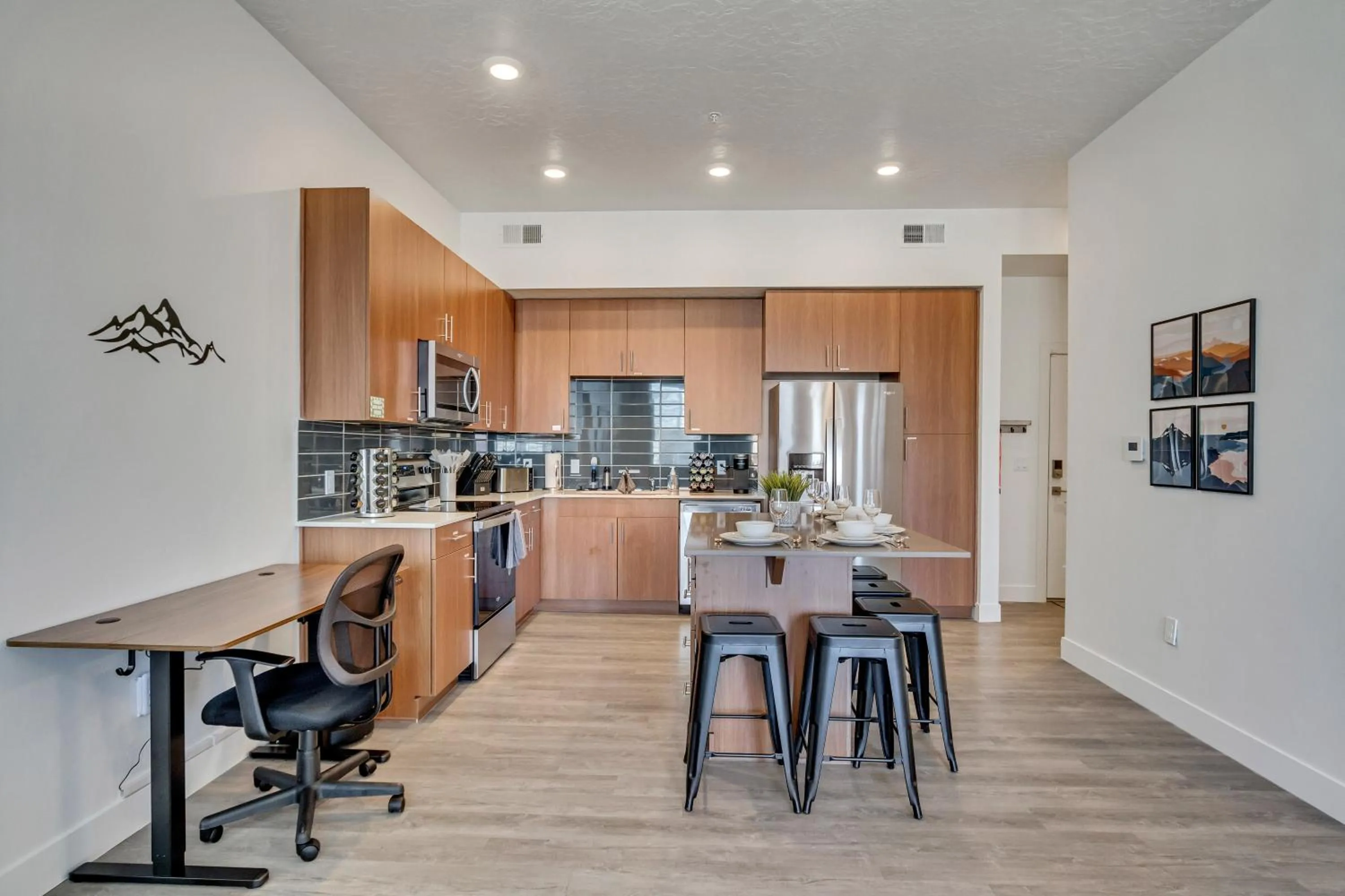 Kitchen or kitchenette in The Heights by Cloud Dream Homes