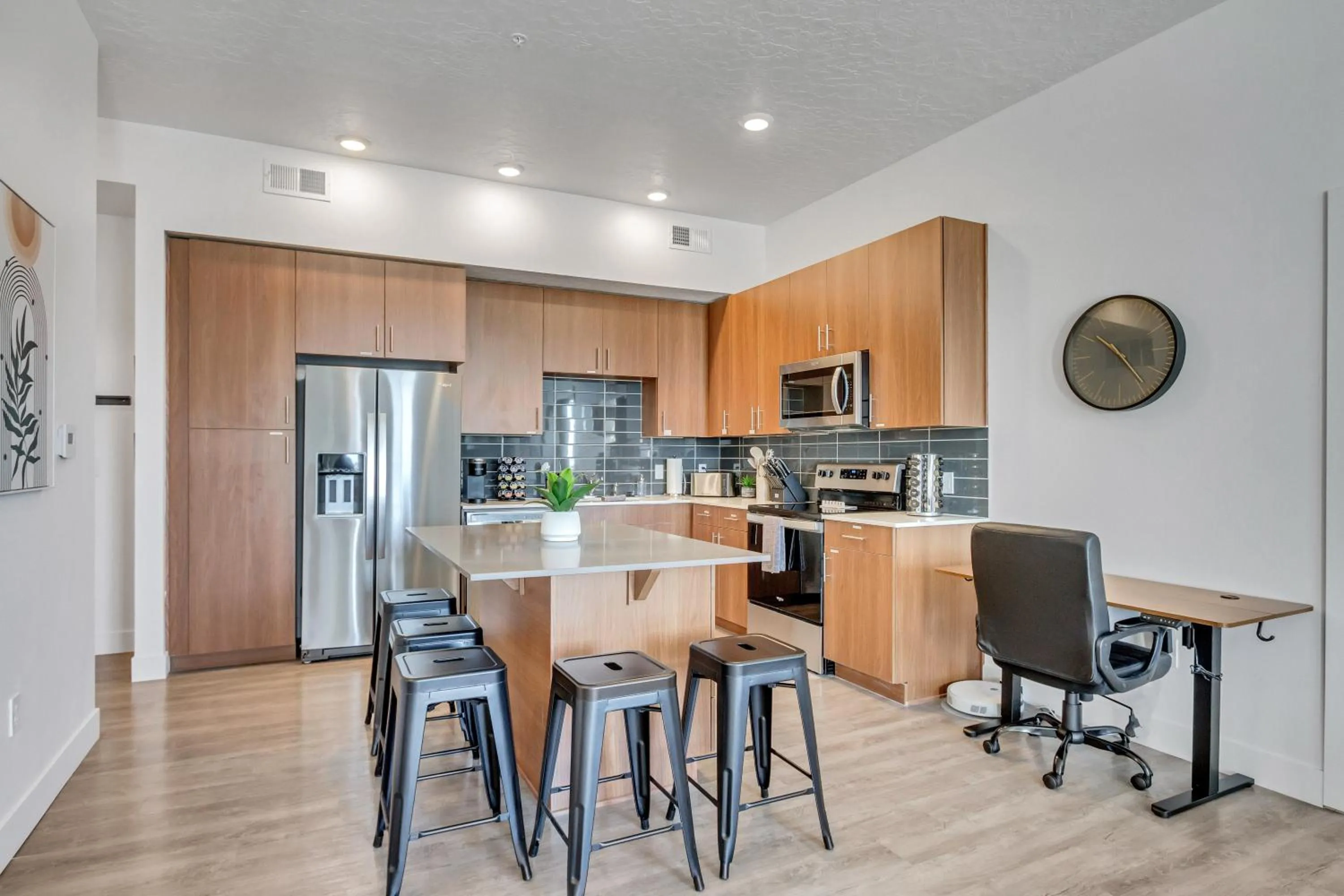 Kitchen or kitchenette in The Heights by Cloud Dream Homes