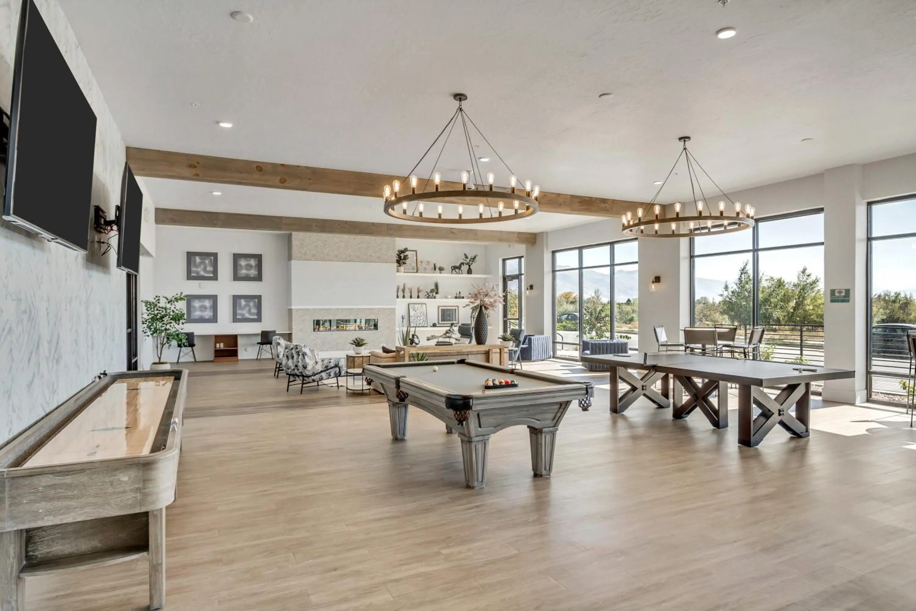 Communal lounge/ TV room in The Heights by Cloud Dream Homes