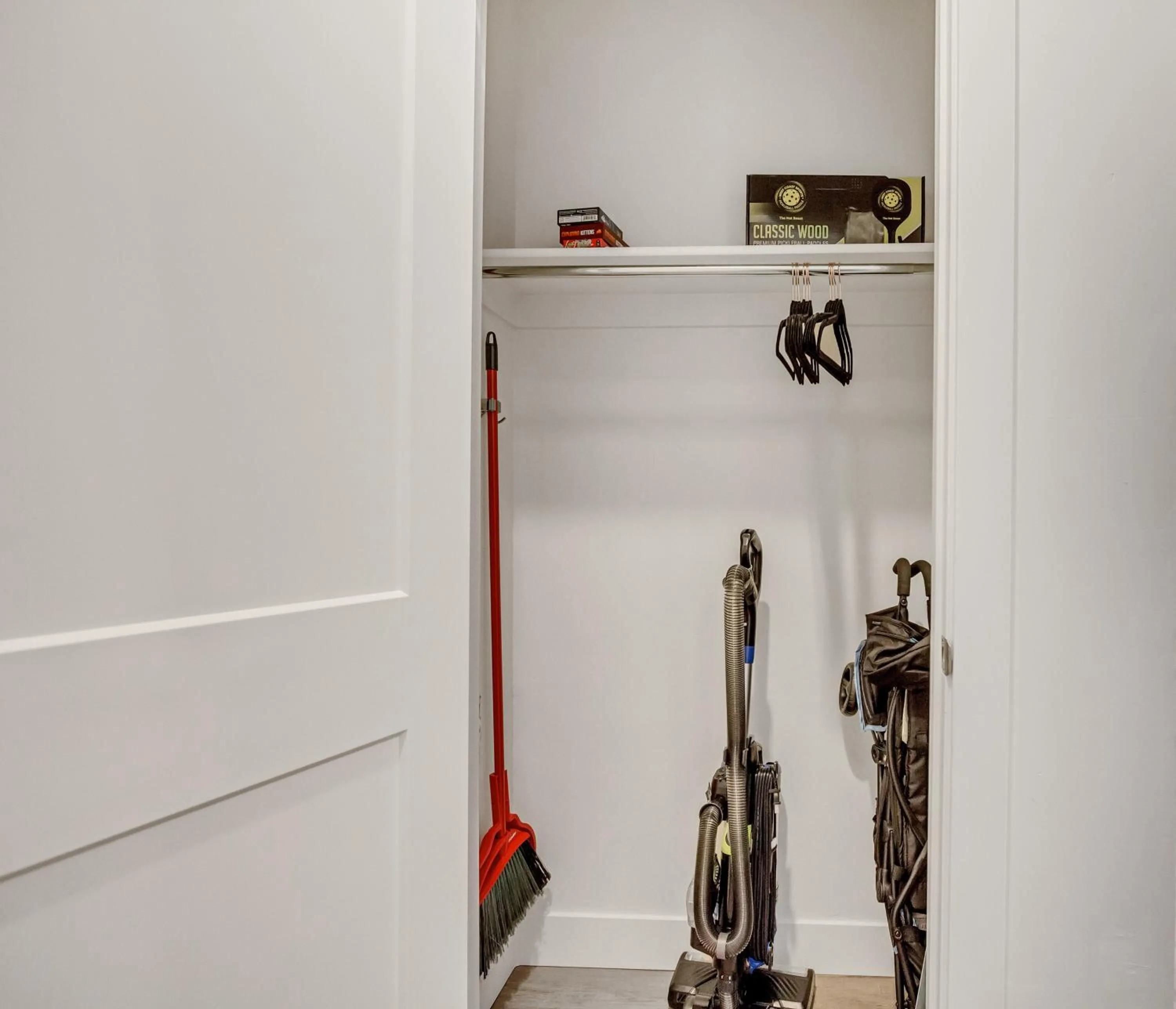 Living room in The Heights by Cloud Dream Homes
