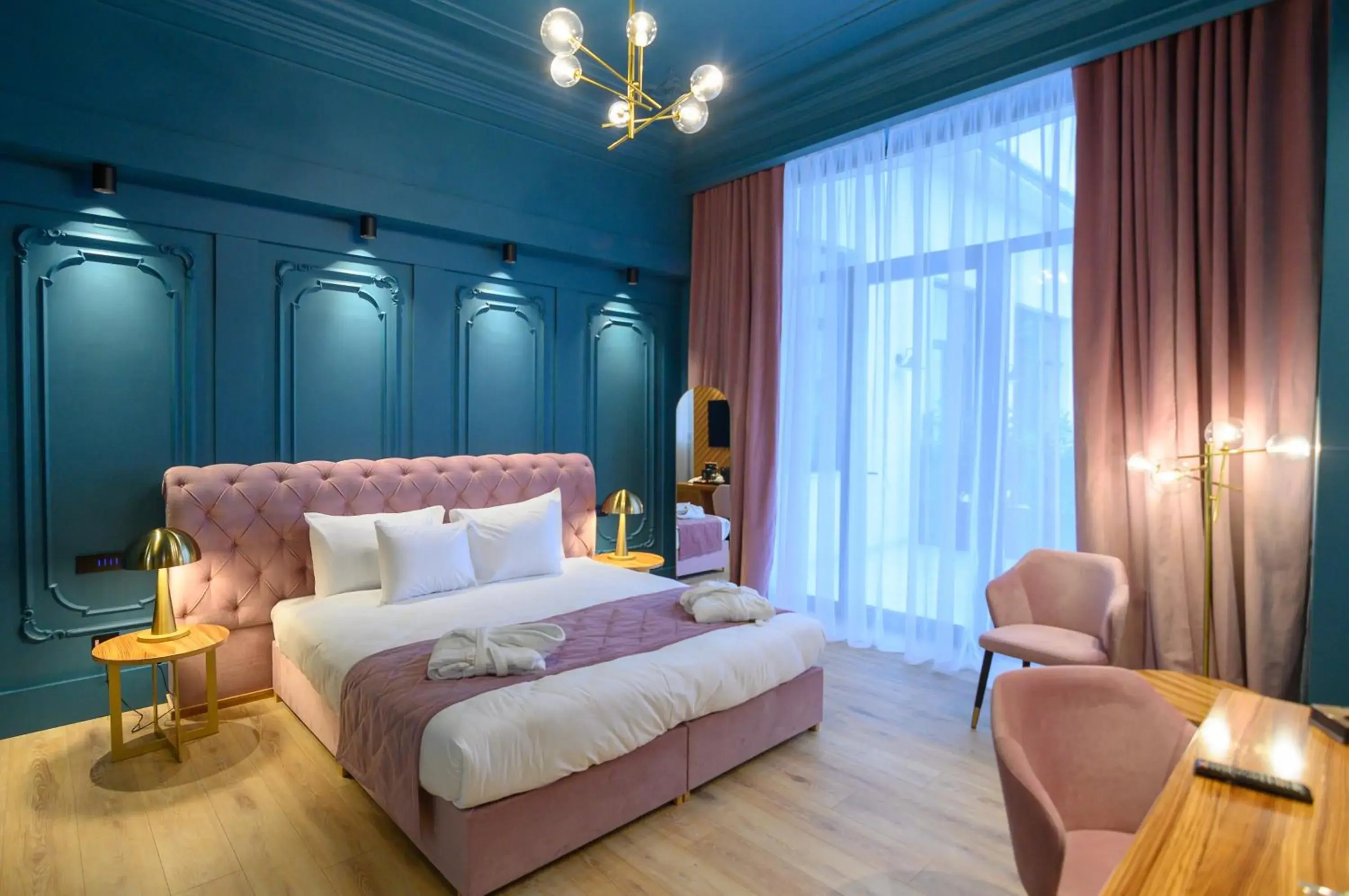 Deluxe King Room in HOTEL VIENA Deluxe King Room in HOTEL VIENA