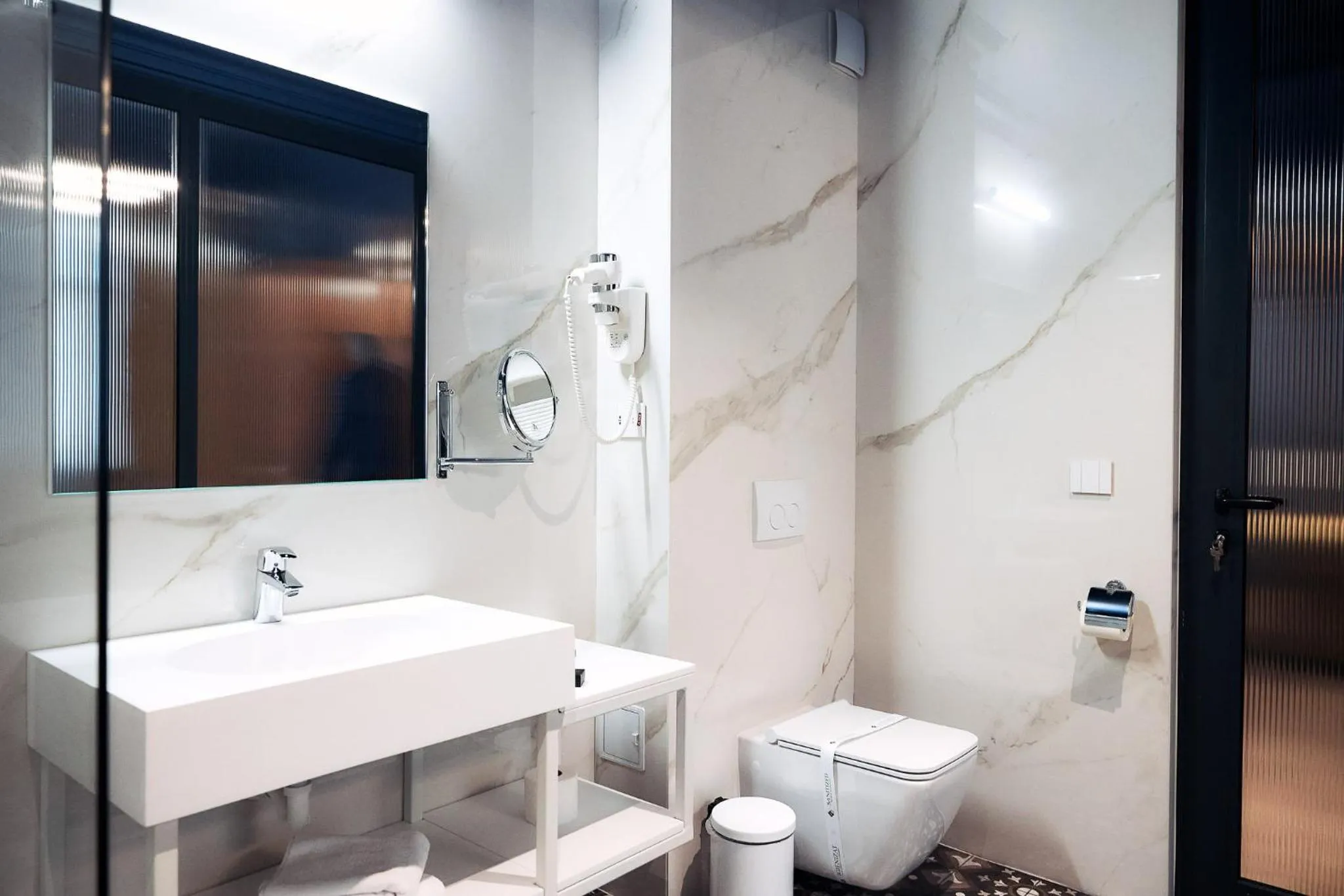 Bathroom in HOTEL VIENA