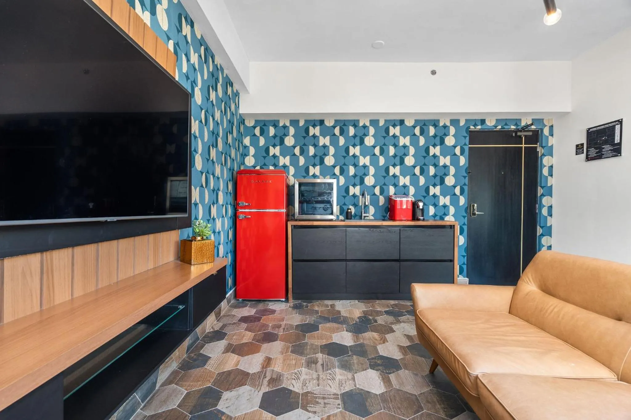 TV and multimedia in Don Rafa Boutique Hotel & Residences