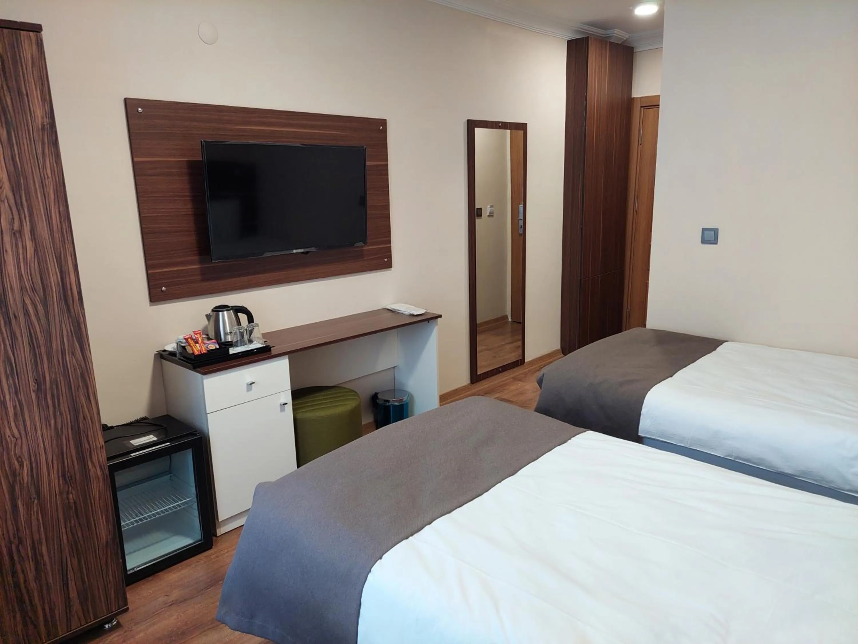 Bed in BEYAZ İNCİ OTEL