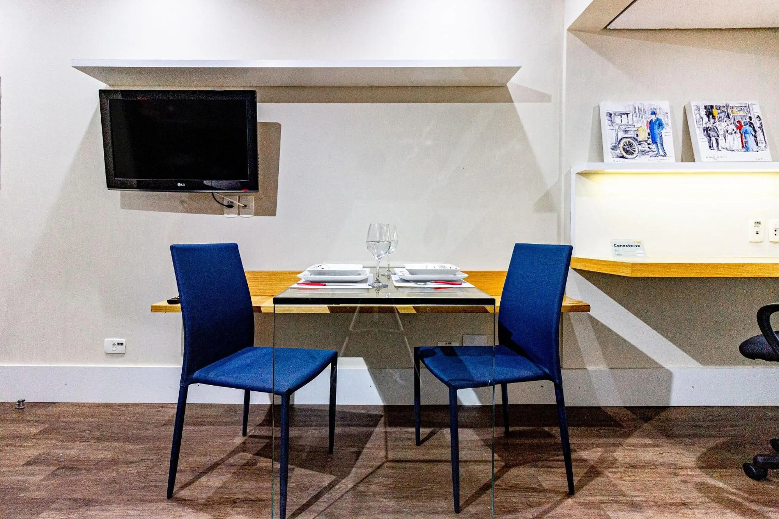 Dining area in Xtay São Paulo Berrini - Apartamentos completos a 7min do metrô Berrini