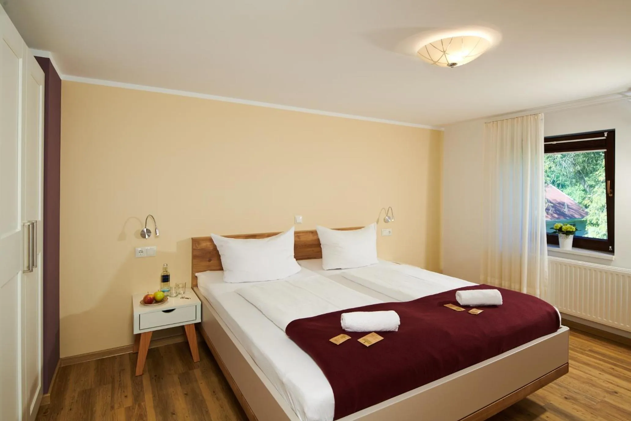 Bedroom, Bed in Laasenhof