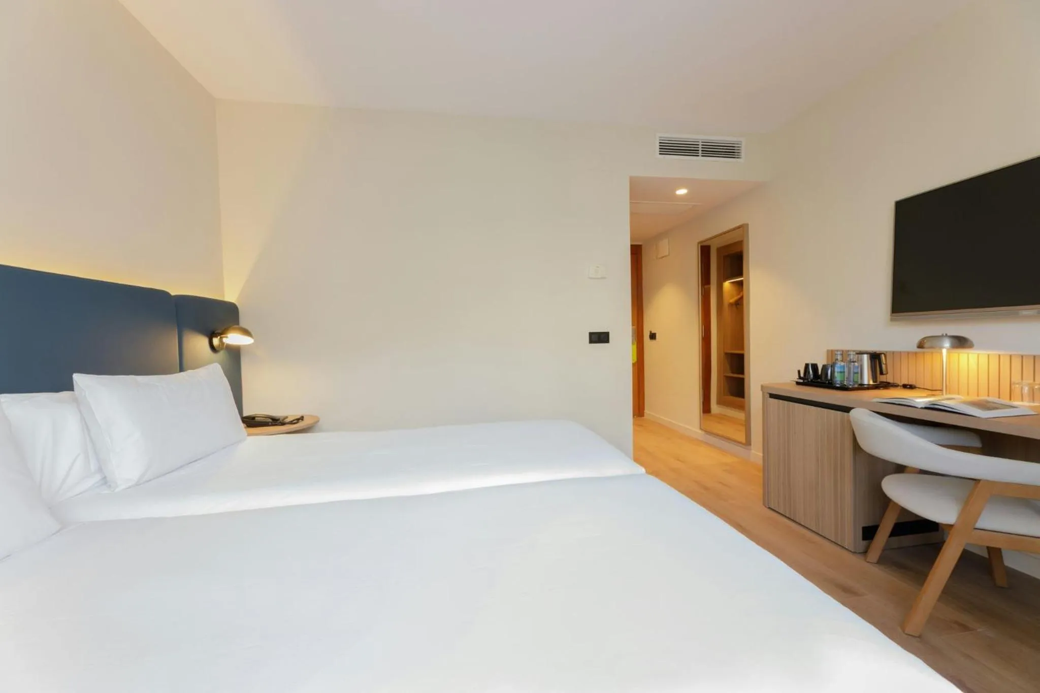 Bedroom, Bed in Sercotel Kalma Sitges