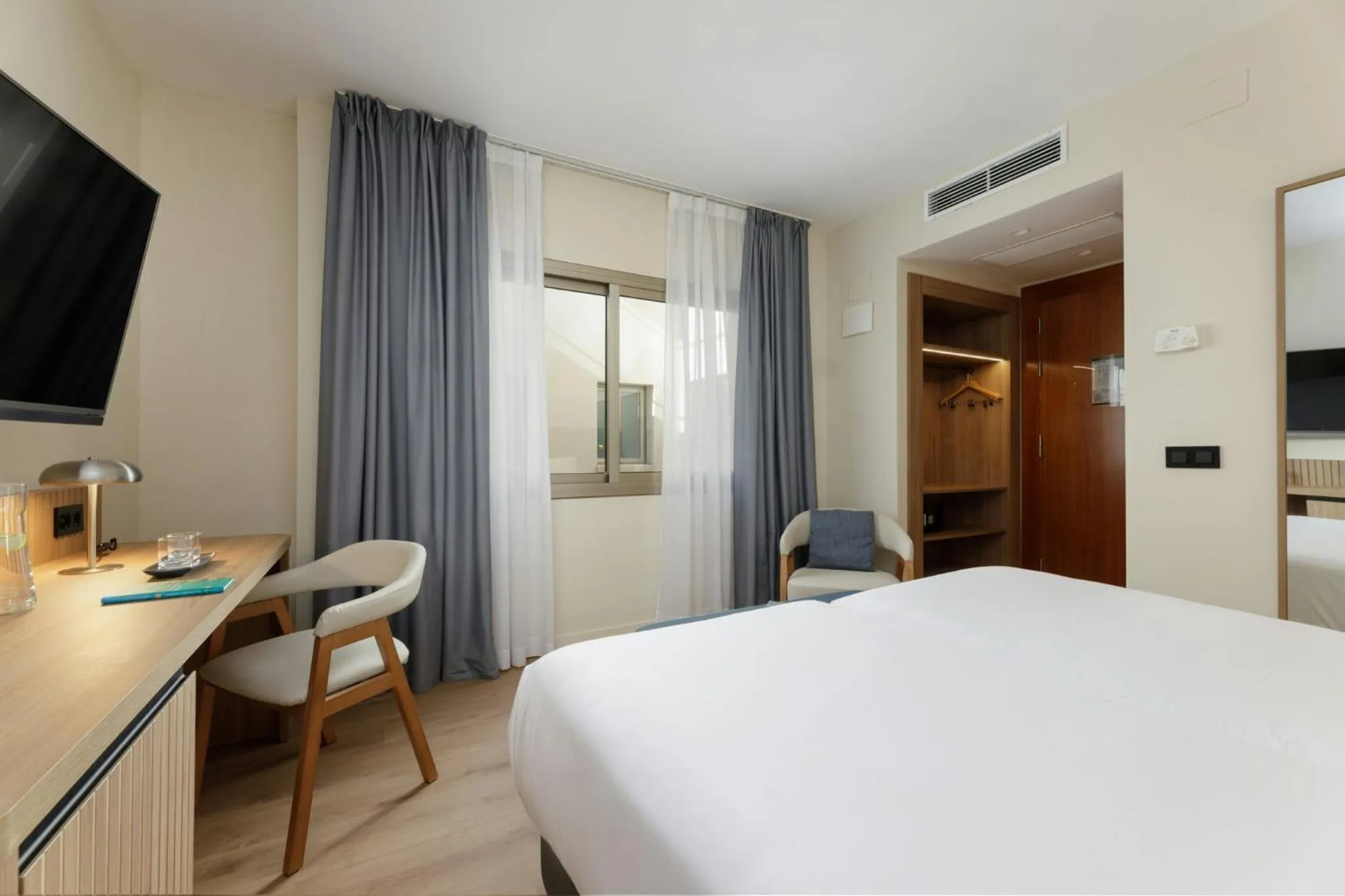 Bedroom, Bed in Sercotel Kalma Sitges