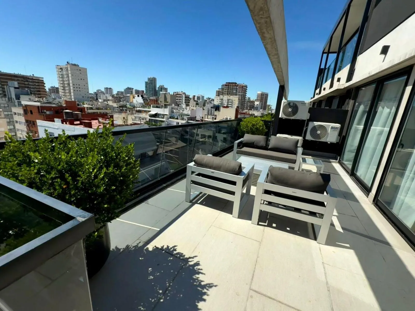 Property building in Live Soho Boutique Apartments Belgrano
