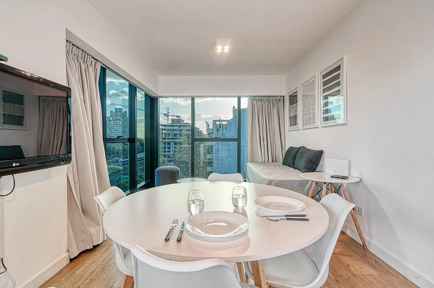 TV and multimedia in Live Soho Boutique Apartments Belgrano