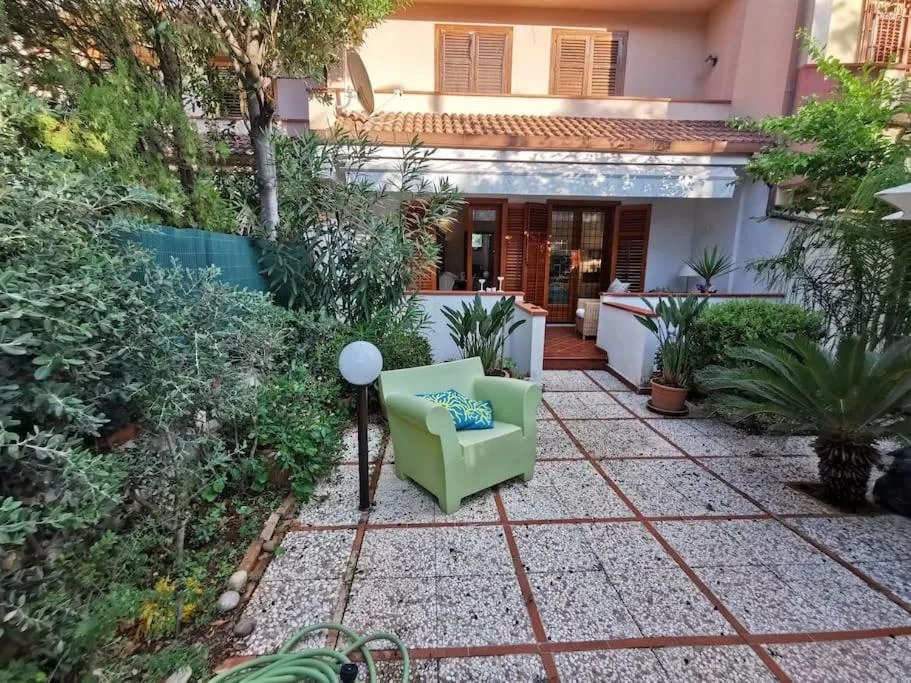 Property building in Villa Iris - Mondello