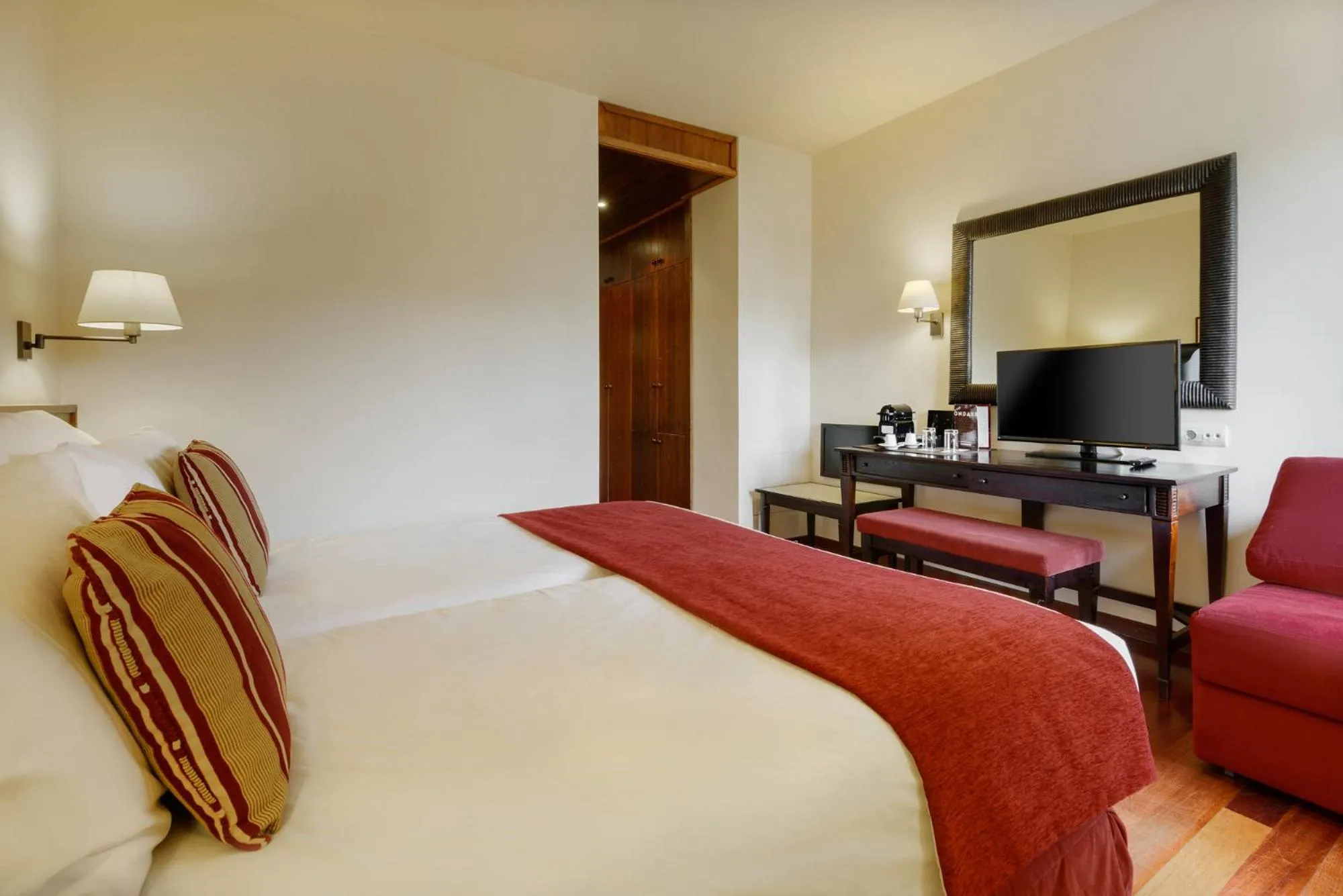 Photo of the whole room, Bed in Hotel Saliecho