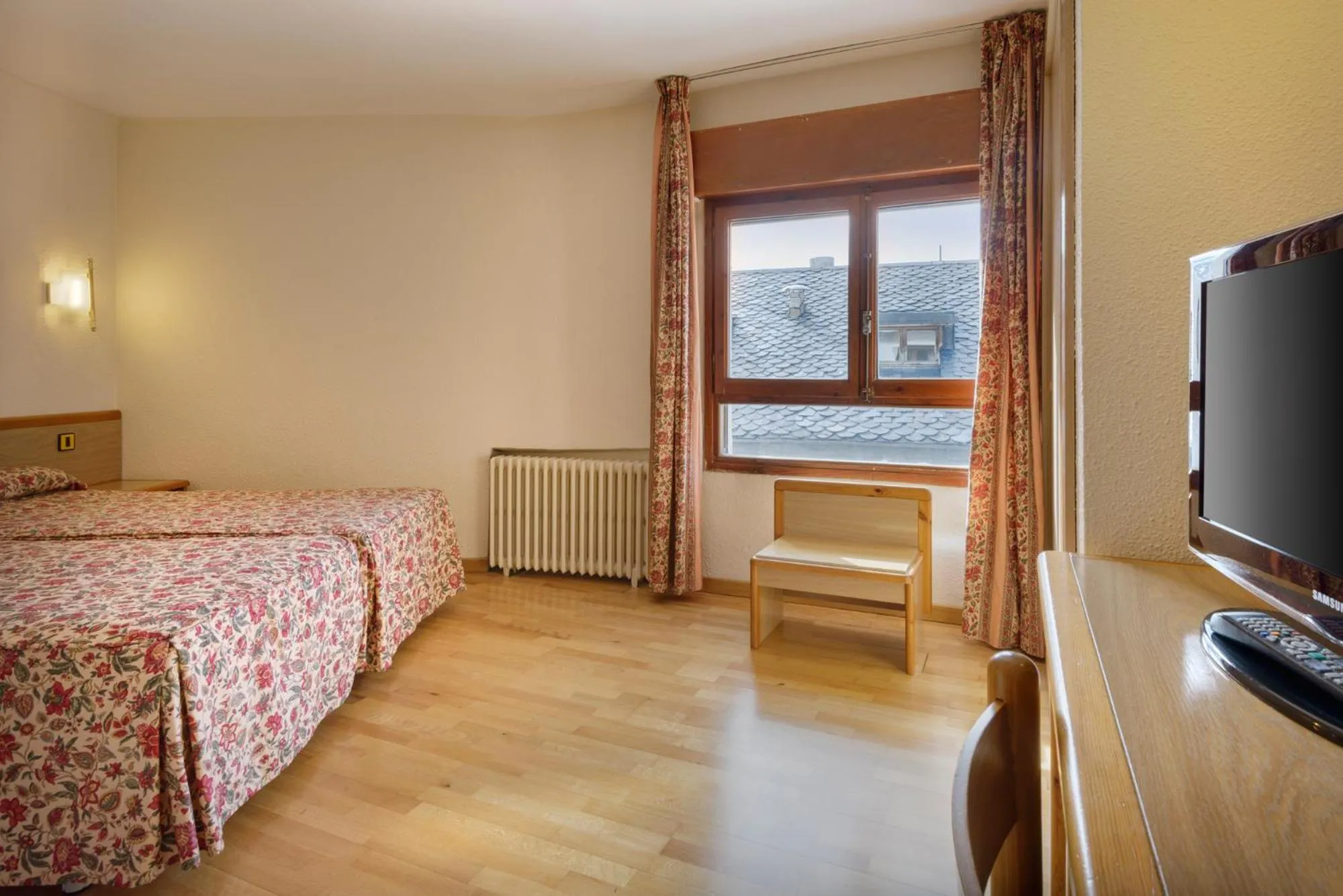 Photo of the whole room, Bed in Hotel Nievesol