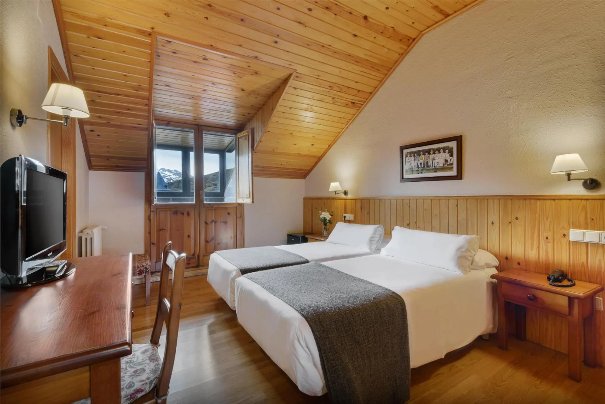 Photo of the whole room, Bed in Hotel Nievesol