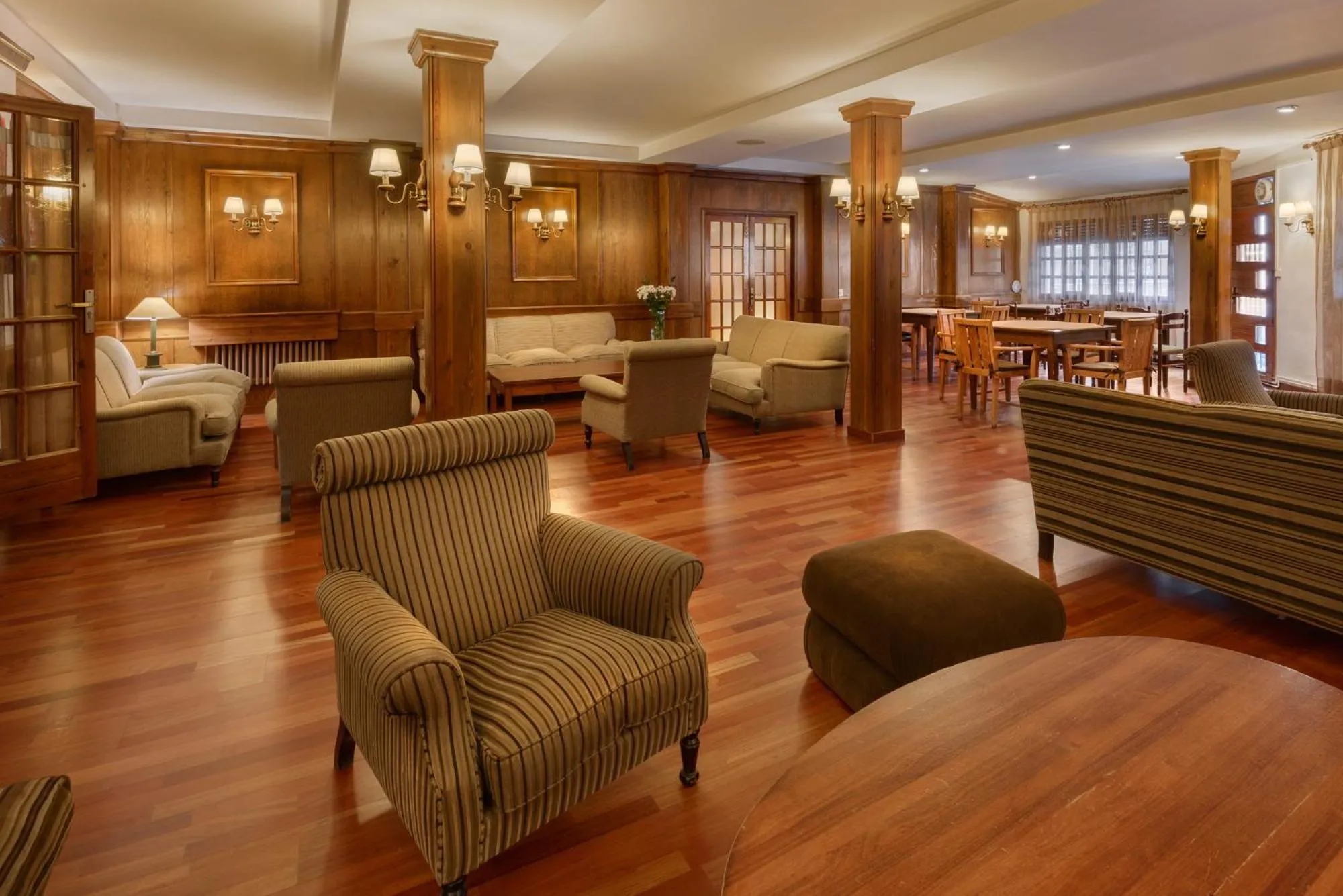 Communal lounge/ TV room in Hotel Nievesol