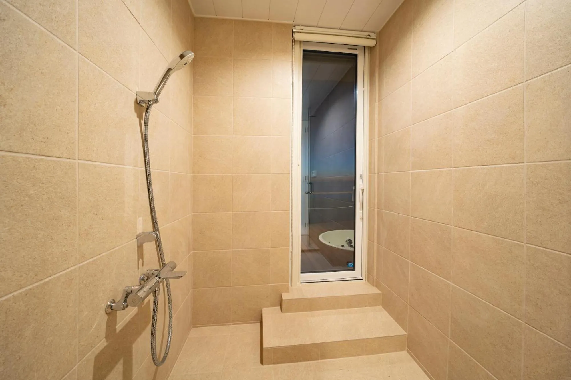 Shower in GLAMPREMIER Setouchi