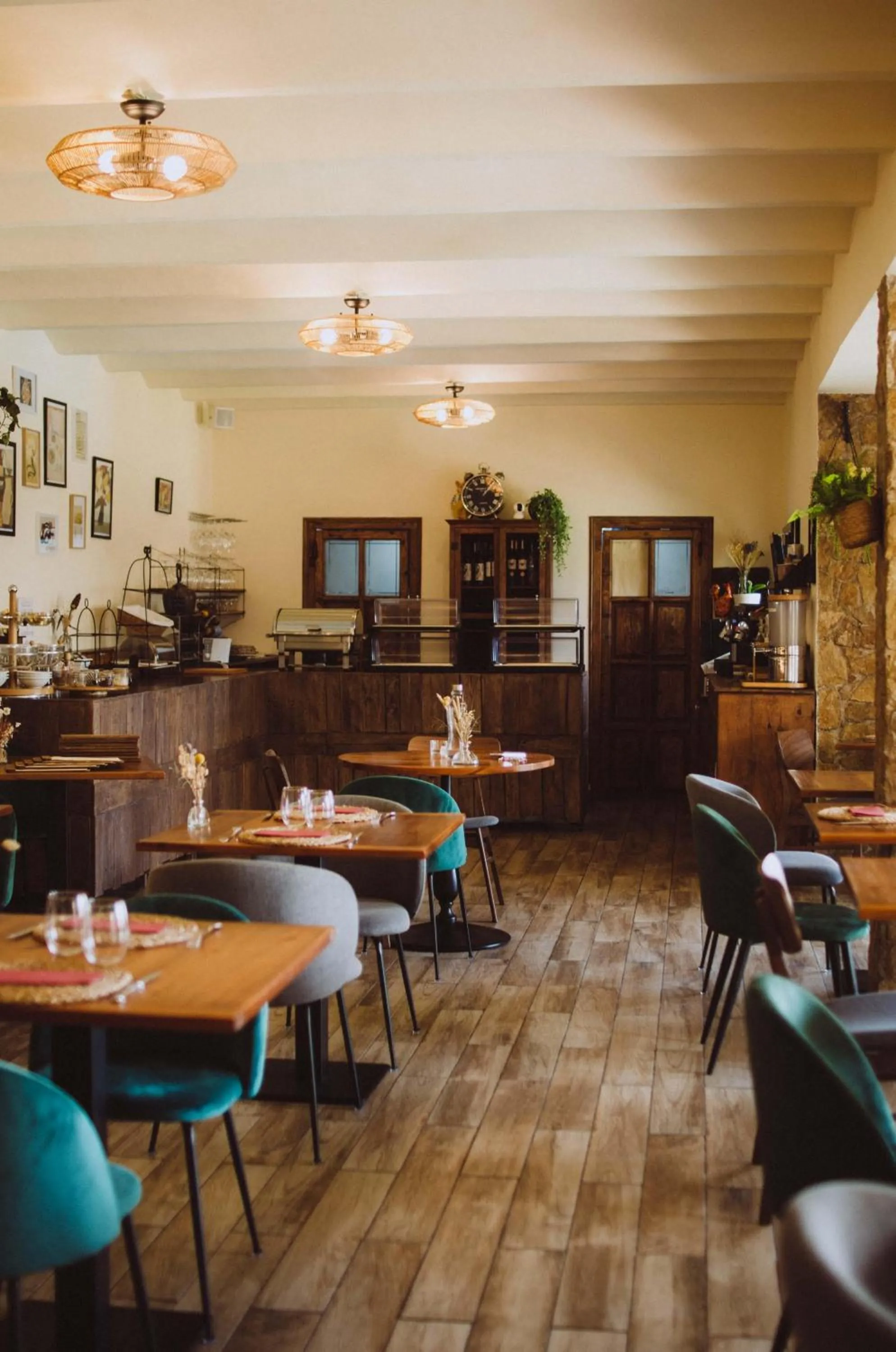 Restaurant/places to eat in Hotel Sant Joan