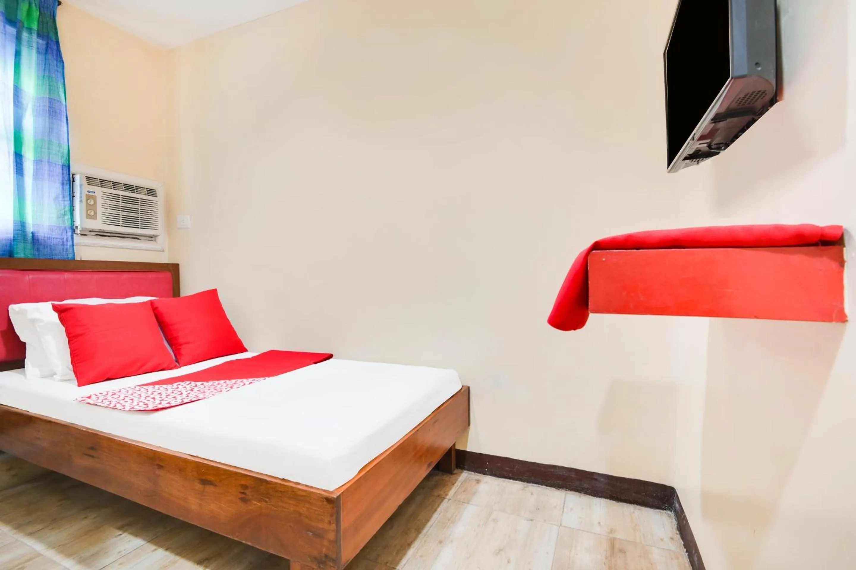 Bedroom in OYO 912 Fb Suites