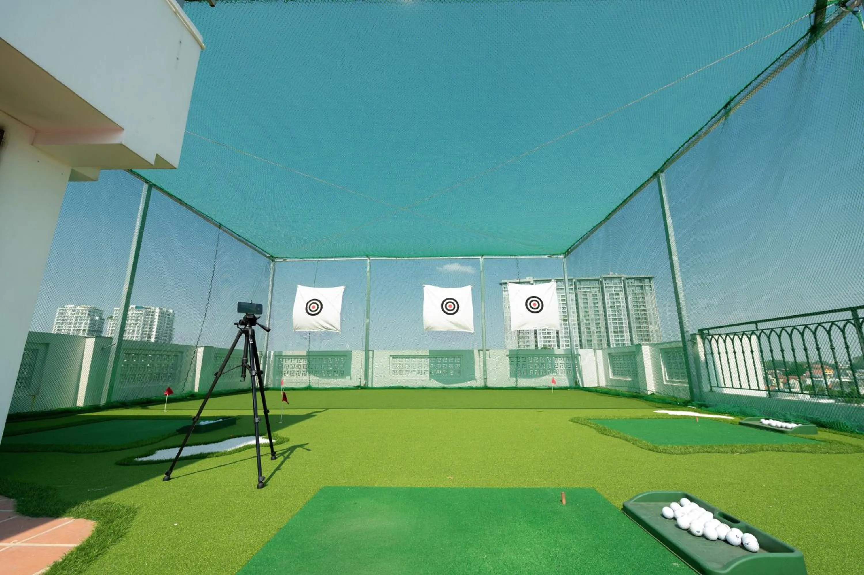 Minigolf in FLESTA Doi Can Serviced Apartment