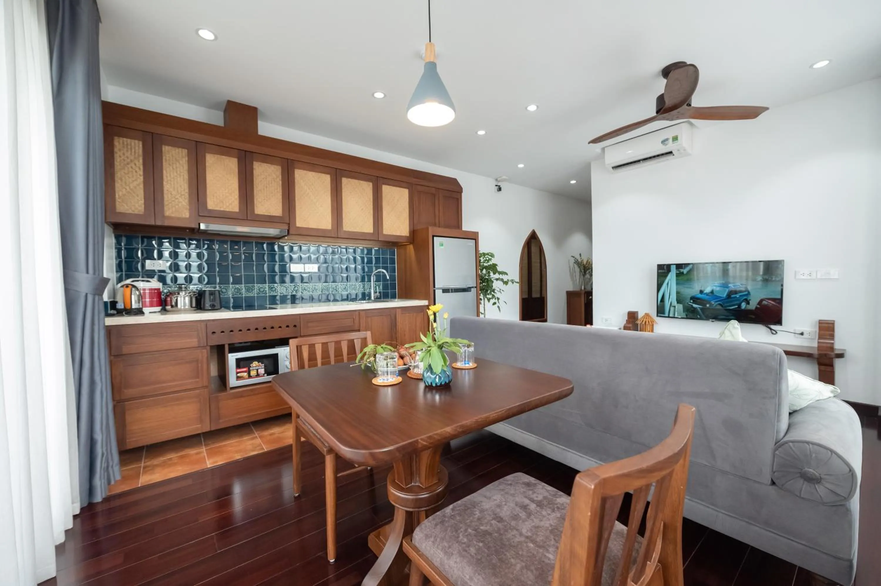 Kitchen or kitchenette in FLESTA Doi Can Serviced Apartment