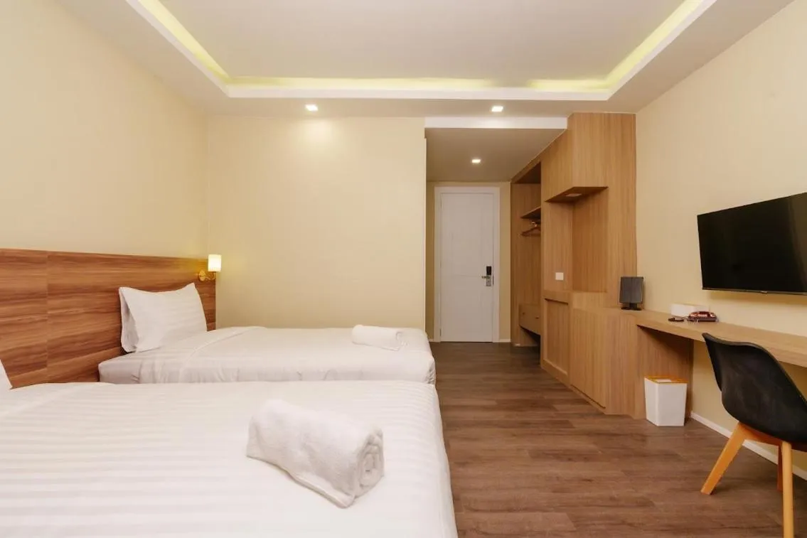 Bedroom, Bed in Calinton Hotel