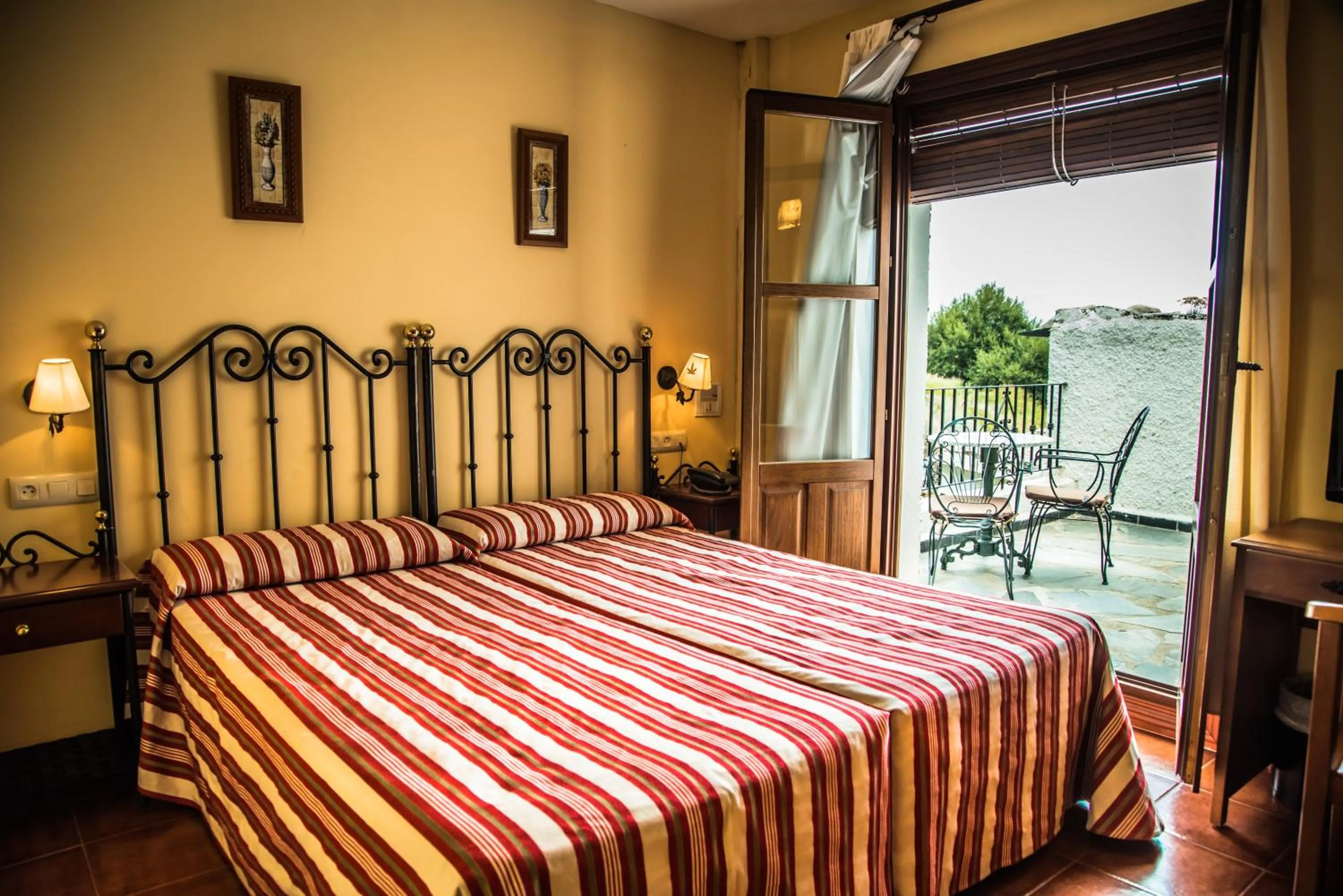 Balcony/Terrace, Bed in Finca Los Llanos