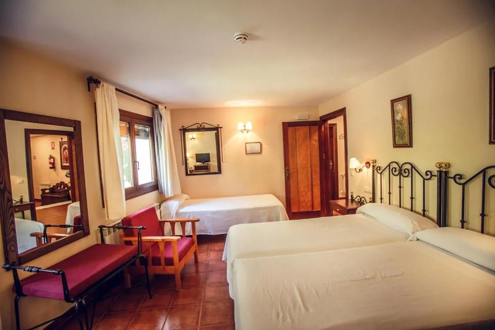 Photo of the whole room, Bed in Finca Los Llanos