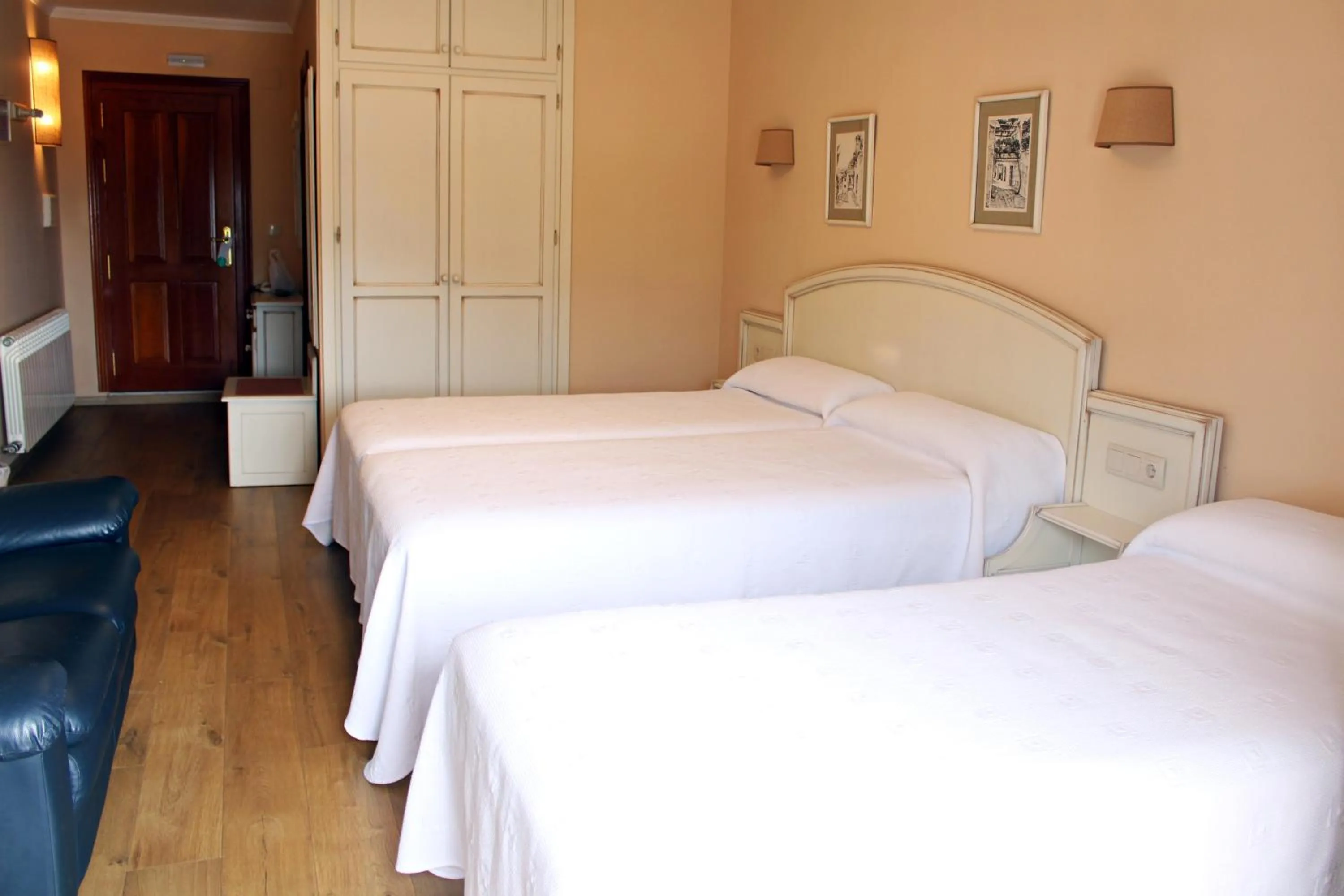 Photo of the whole room, Bed in Finca Los Llanos