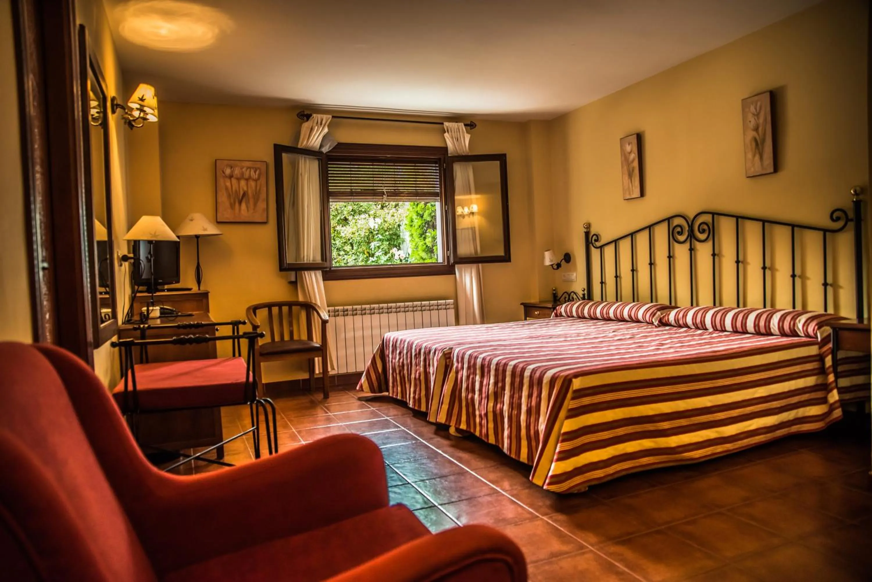 Photo of the whole room, Bed in Finca Los Llanos