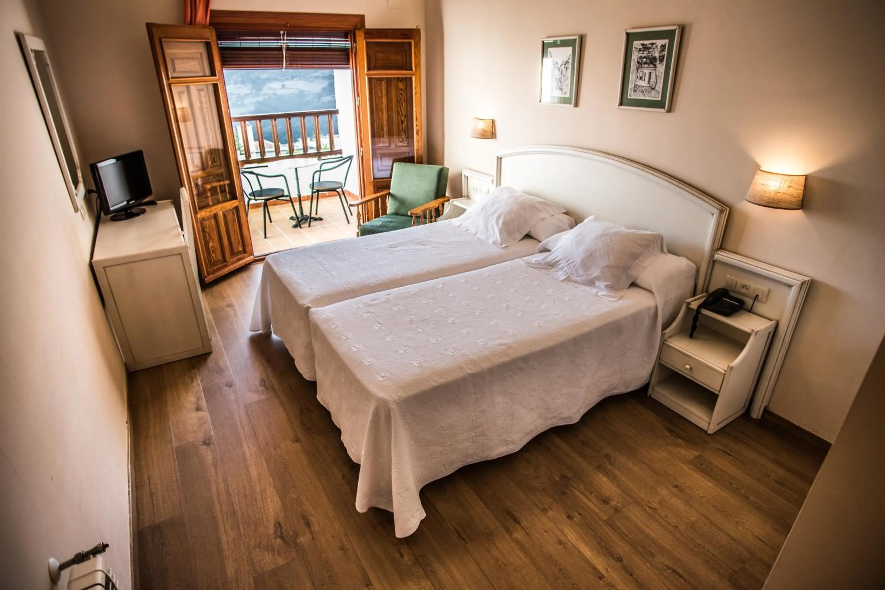 Photo of the whole room, Bed in Finca Los Llanos
