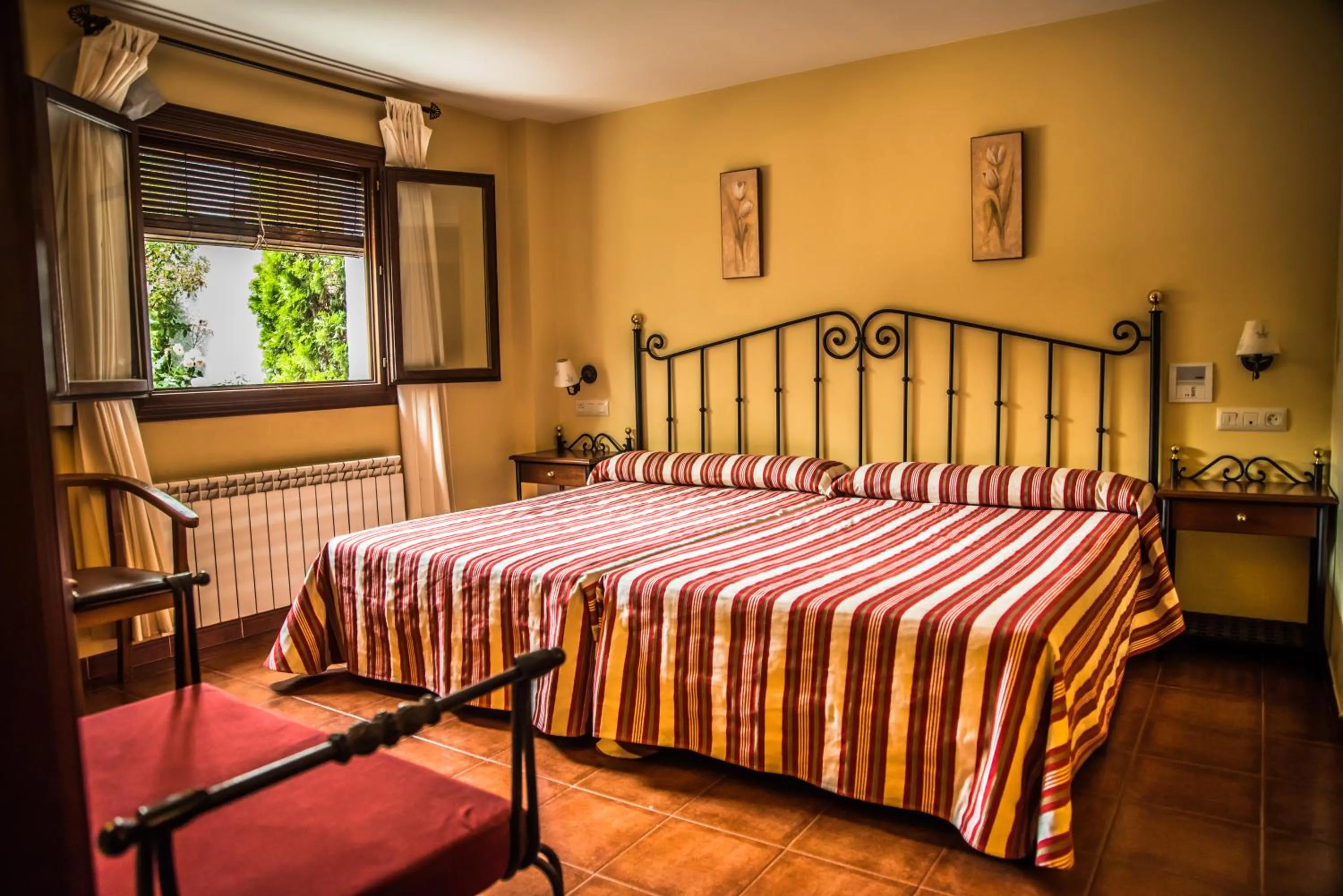 Photo of the whole room, Bed in Finca Los Llanos