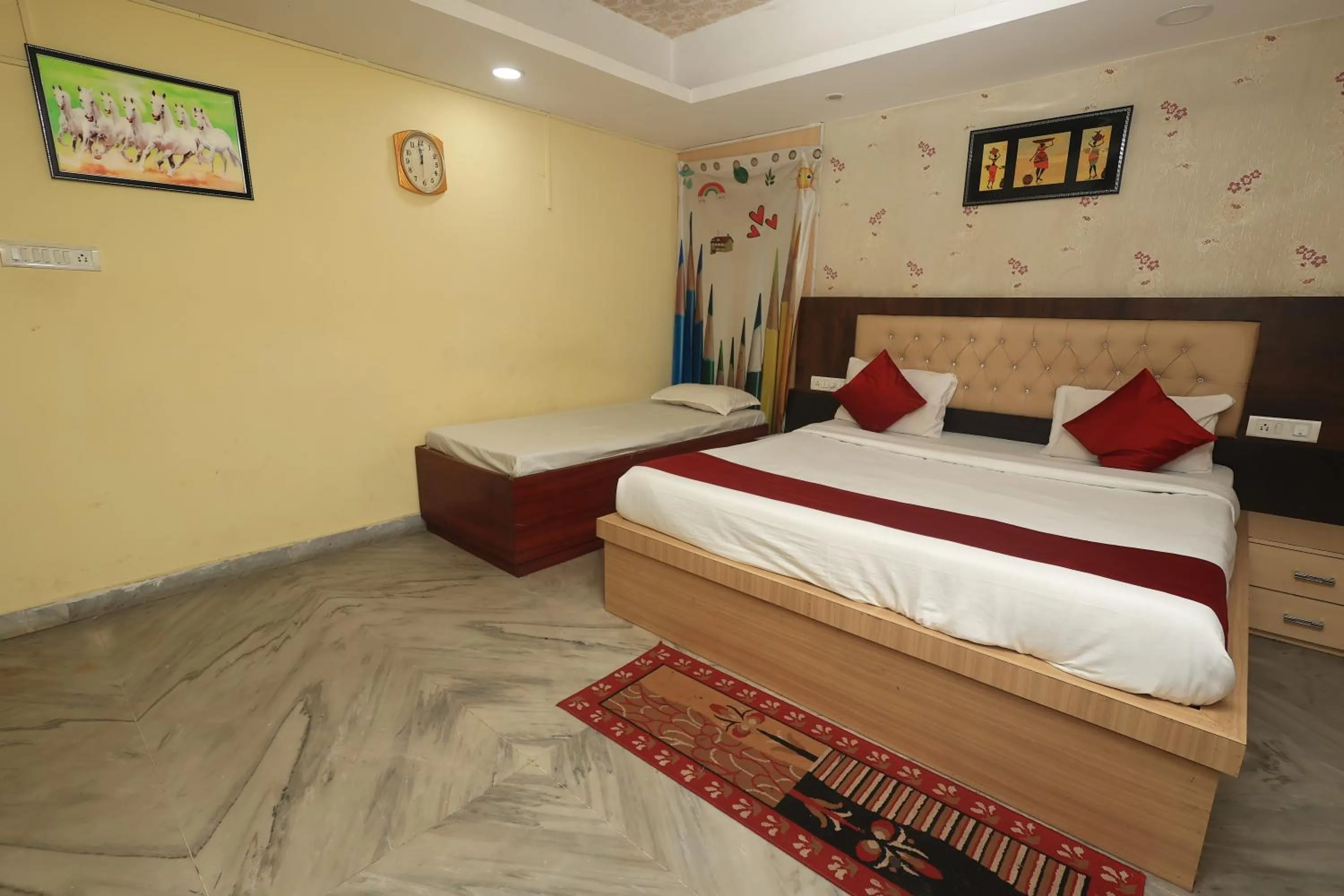 Bed in HOTEL SPACE SETTER