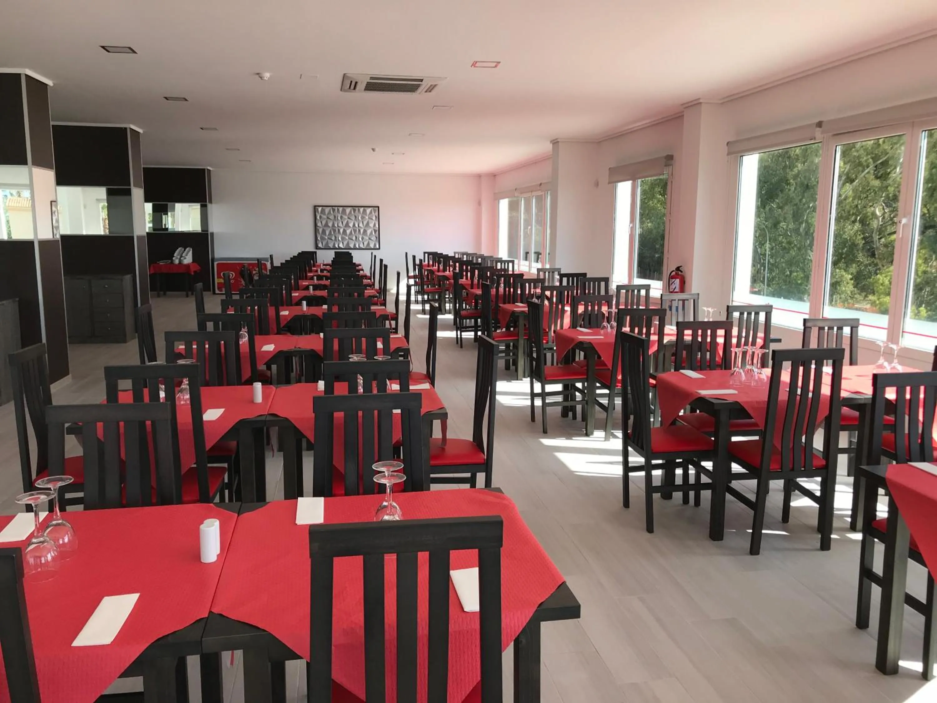 Restaurant/places to eat in First Flatotel International