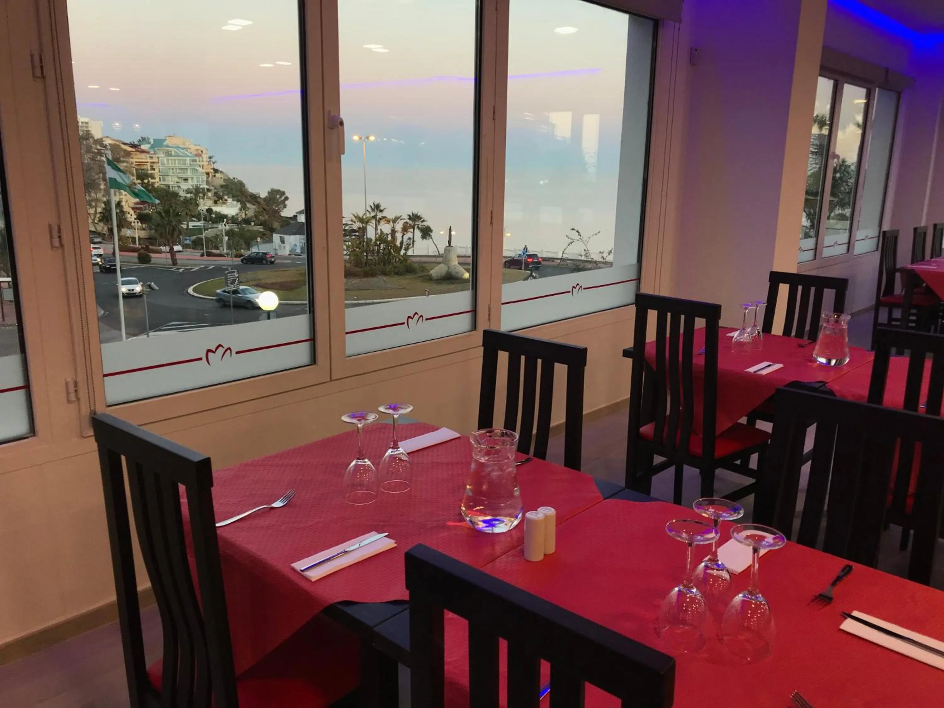 Restaurant/places to eat in First Flatotel International