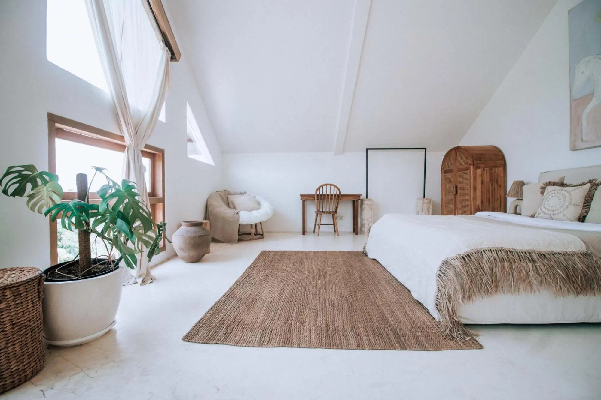 Living room, Bed in Hotel Sages