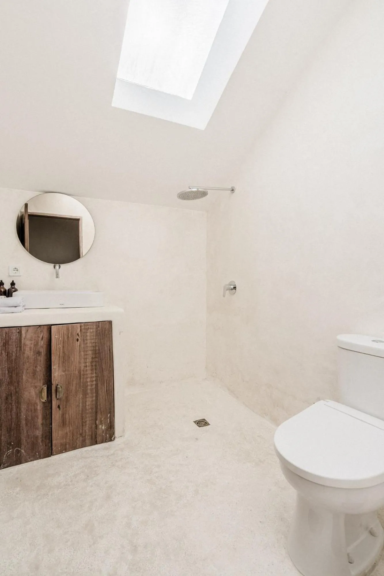 Shower in Hotel Sages