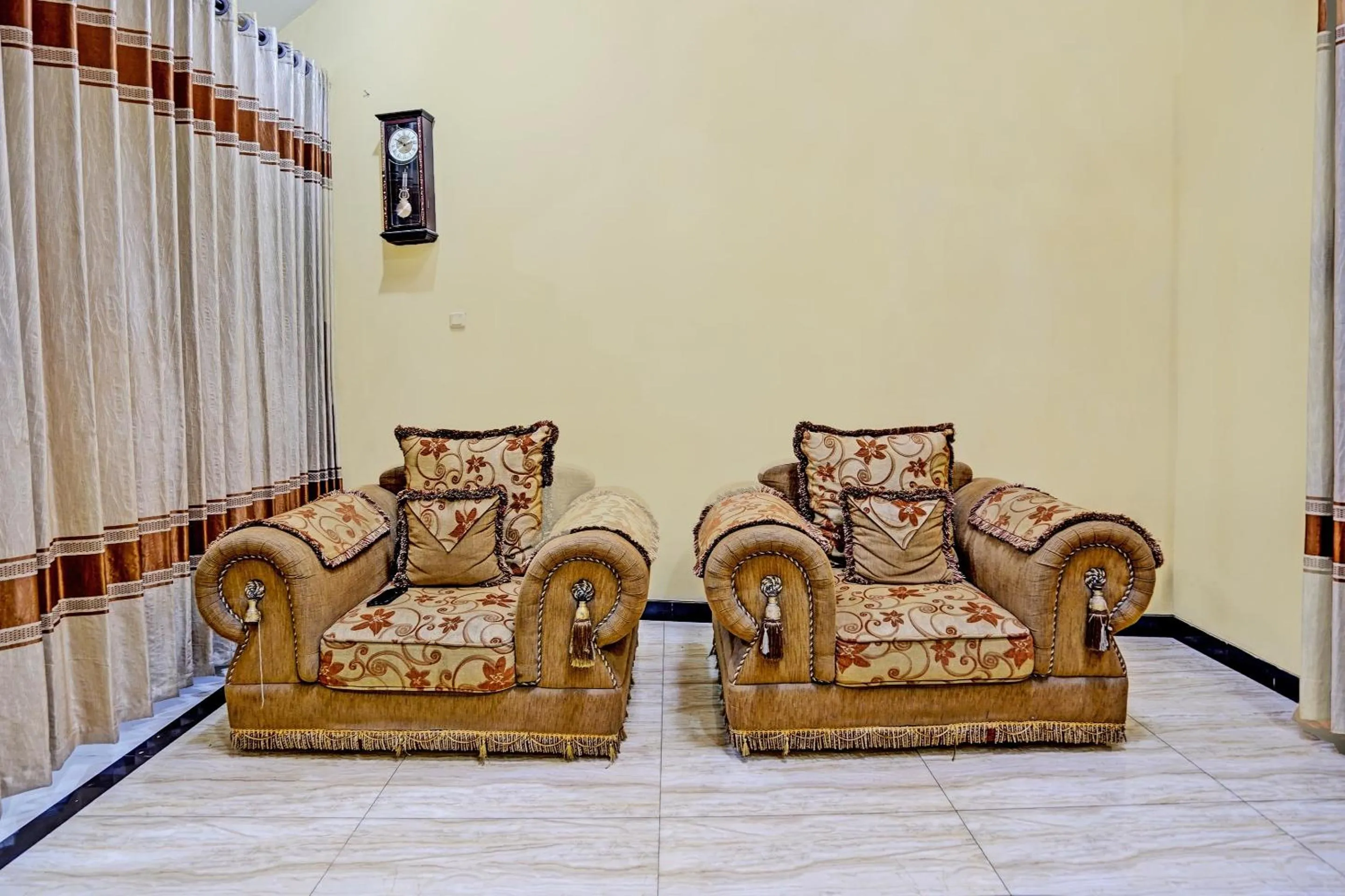 Lobby or reception in Hotel O Raffa Residence Syariah