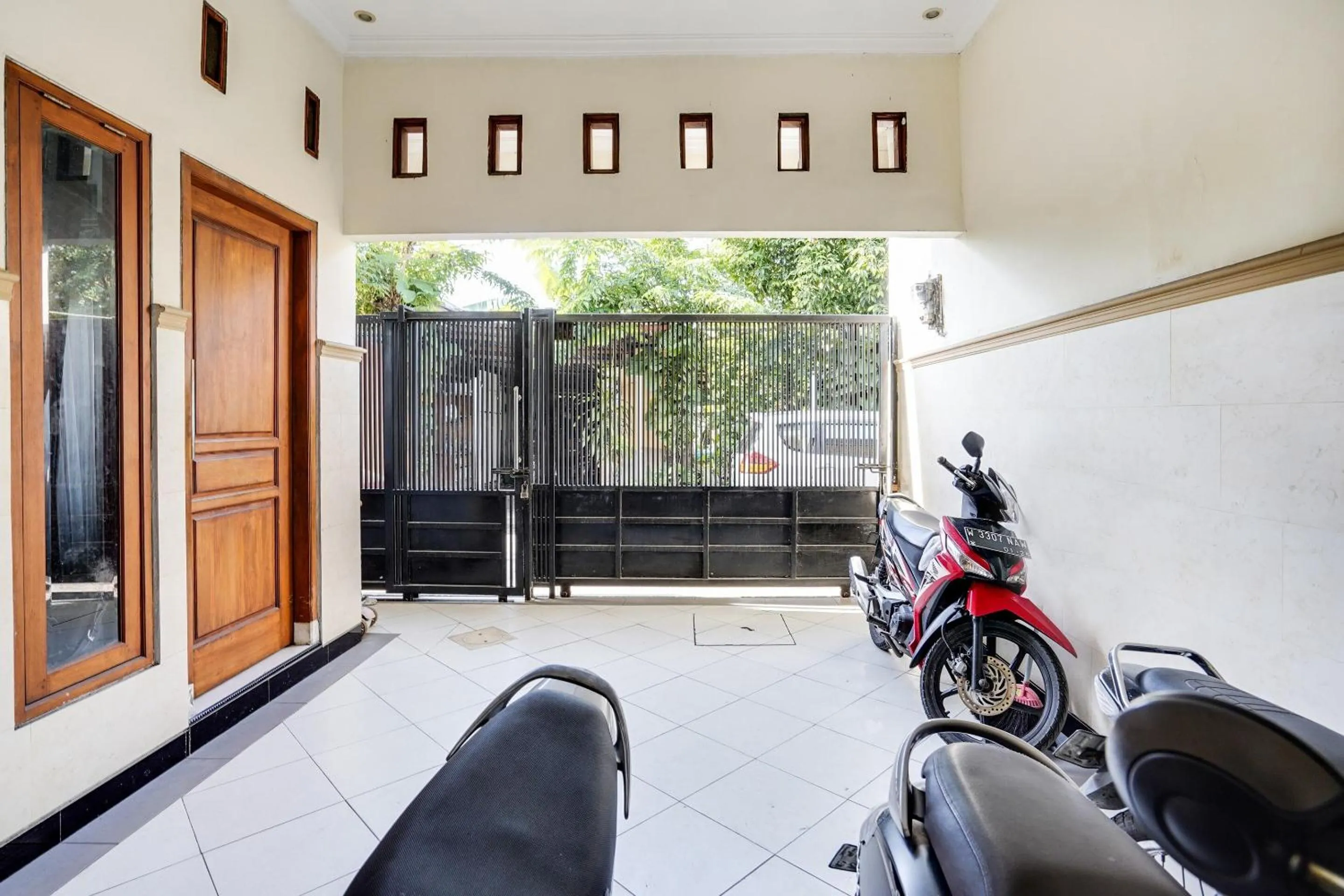 Lobby or reception in OYO Life 91893 Kost Jeje Syariah