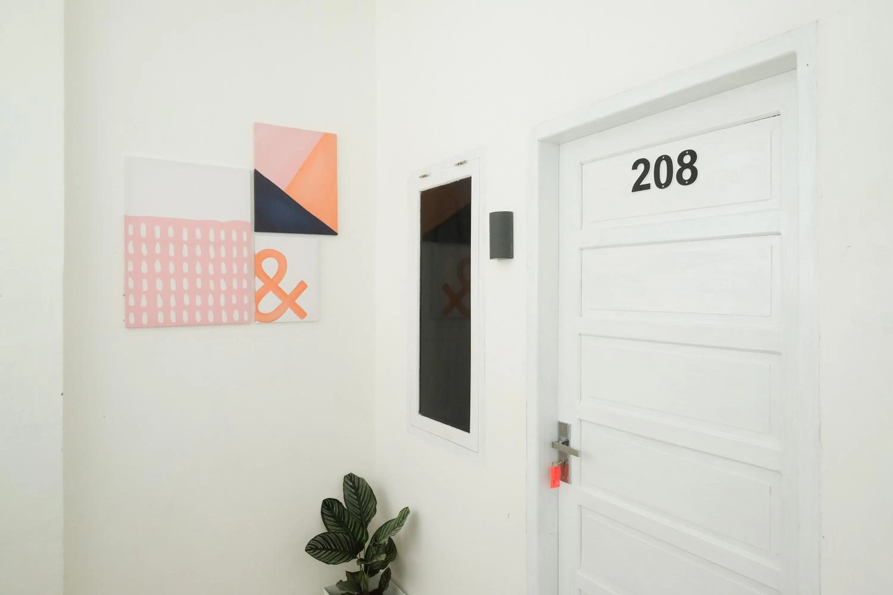 Property building in RedDoorz Plus At Lovina Inn Tonrangeng River Side