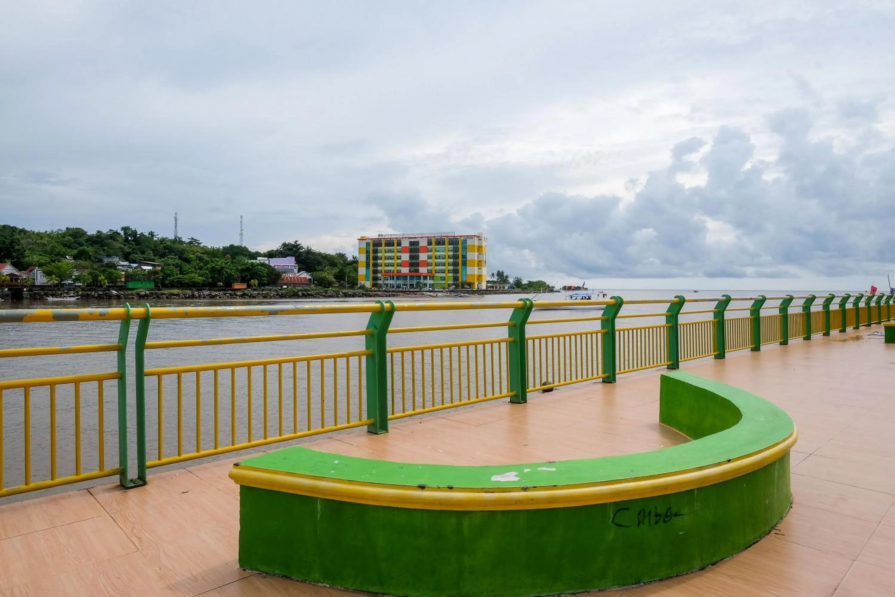 Lake view in RedDoorz Plus At Lovina Inn Tonrangeng River Side